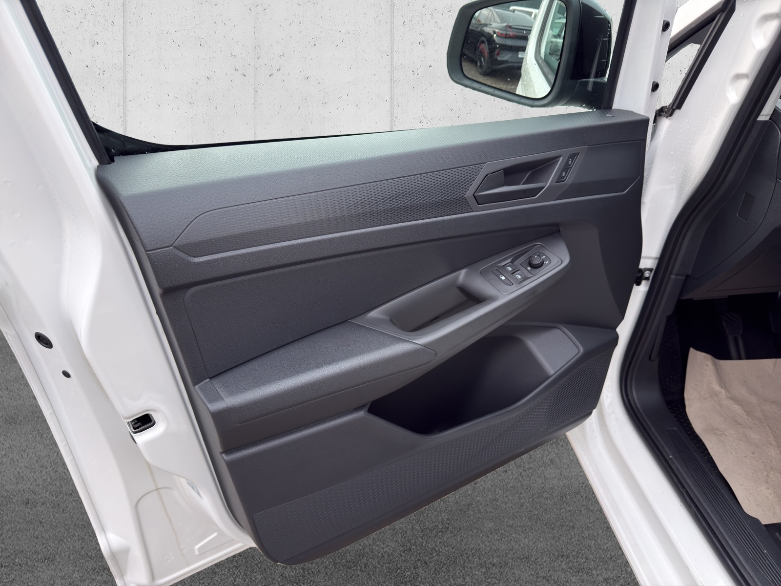 VW Caddy Cargo 1.5 TSI Entry-image-14