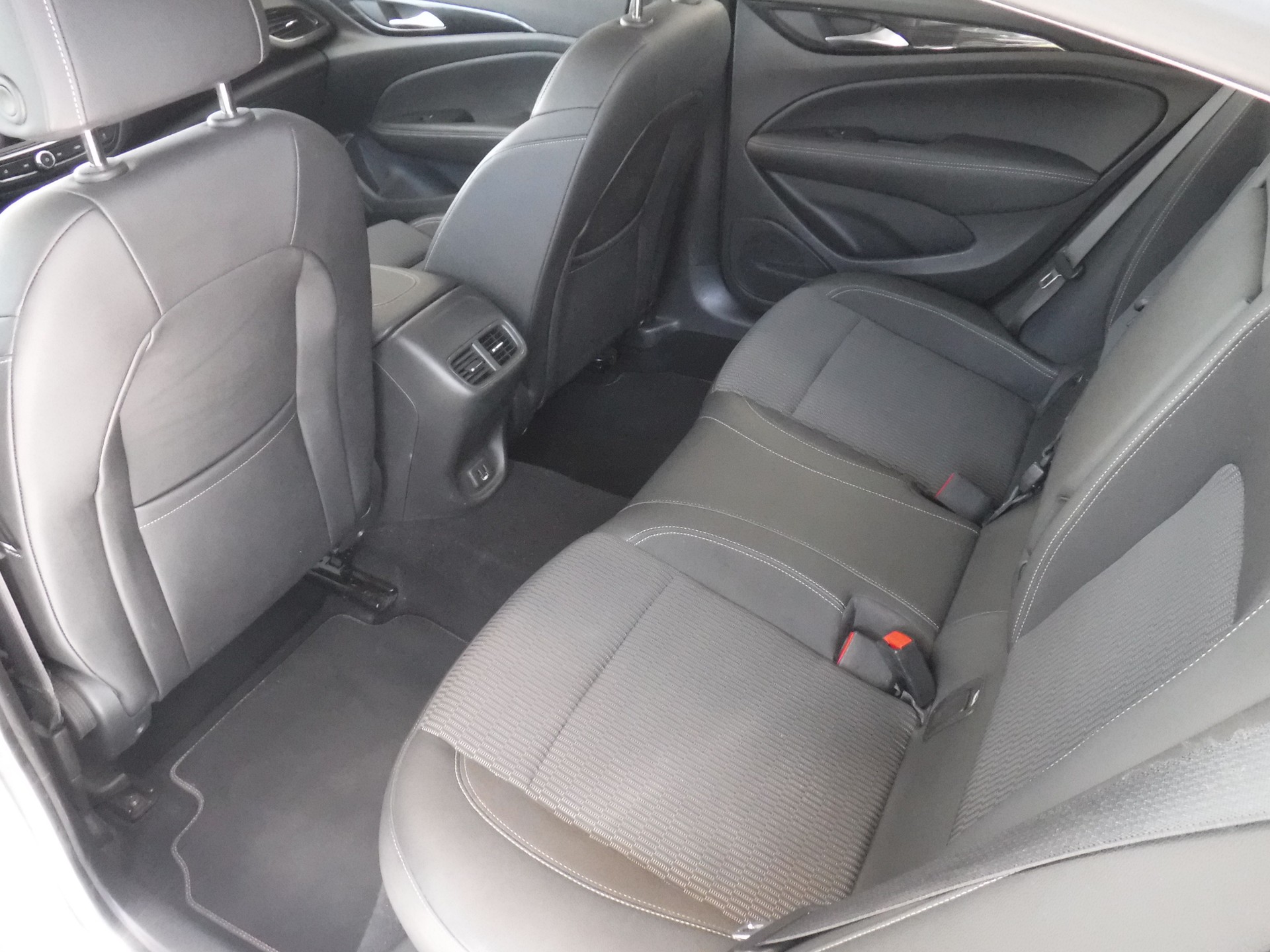 OPEL Insignia 1.6 T Grand Sport Excellence Automatic-image-4