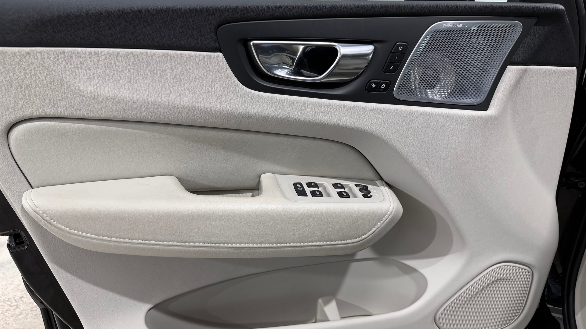 VOLVO XC60 2.0 T8 TE Inscription eAW-image-13