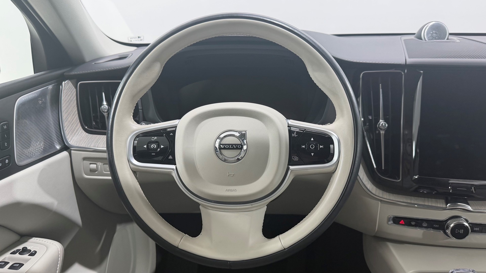 VOLVO XC60 2.0 T8 TE Inscription eAW-image-10