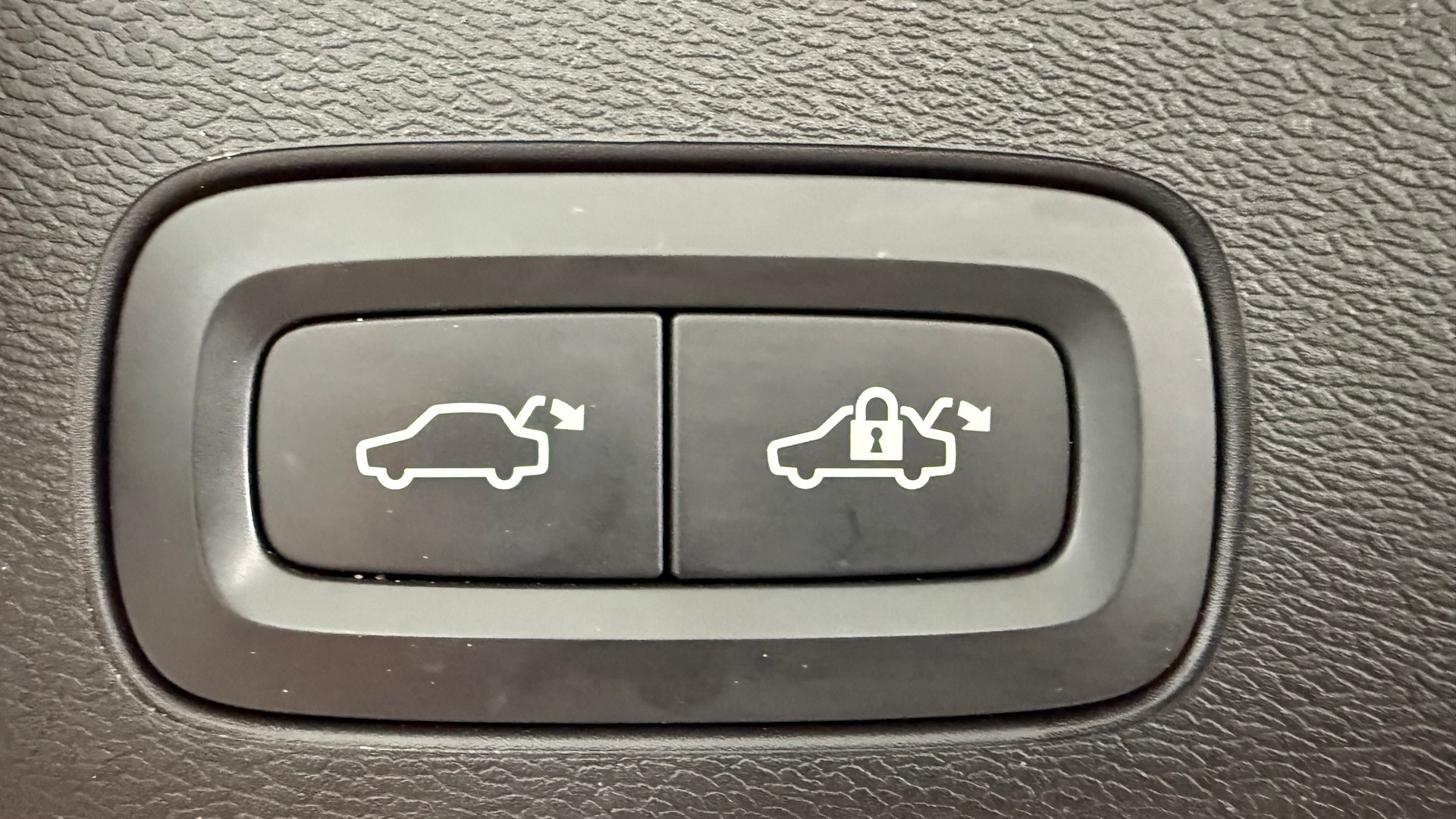 VOLVO XC60 2.0 T8 TE Inscription eAW-image-15
