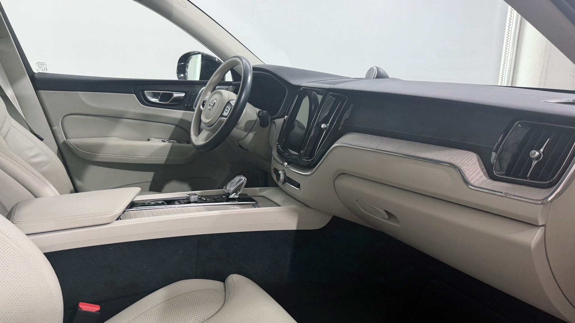 VOLVO XC60 2.0 T8 TE Inscription eAW-image-4