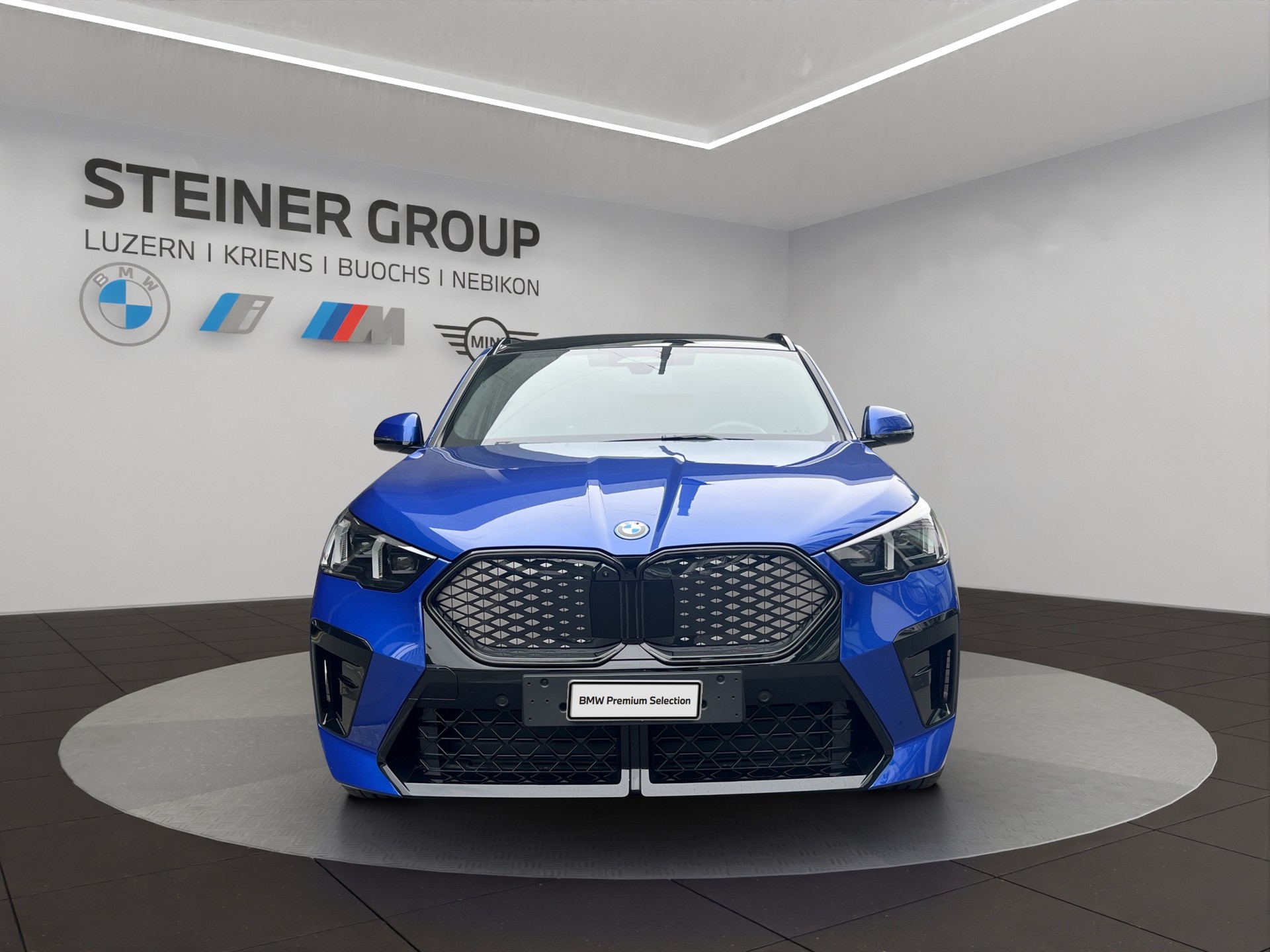 BMW iX2 xDrive 30 M Sport Pro-image-1
