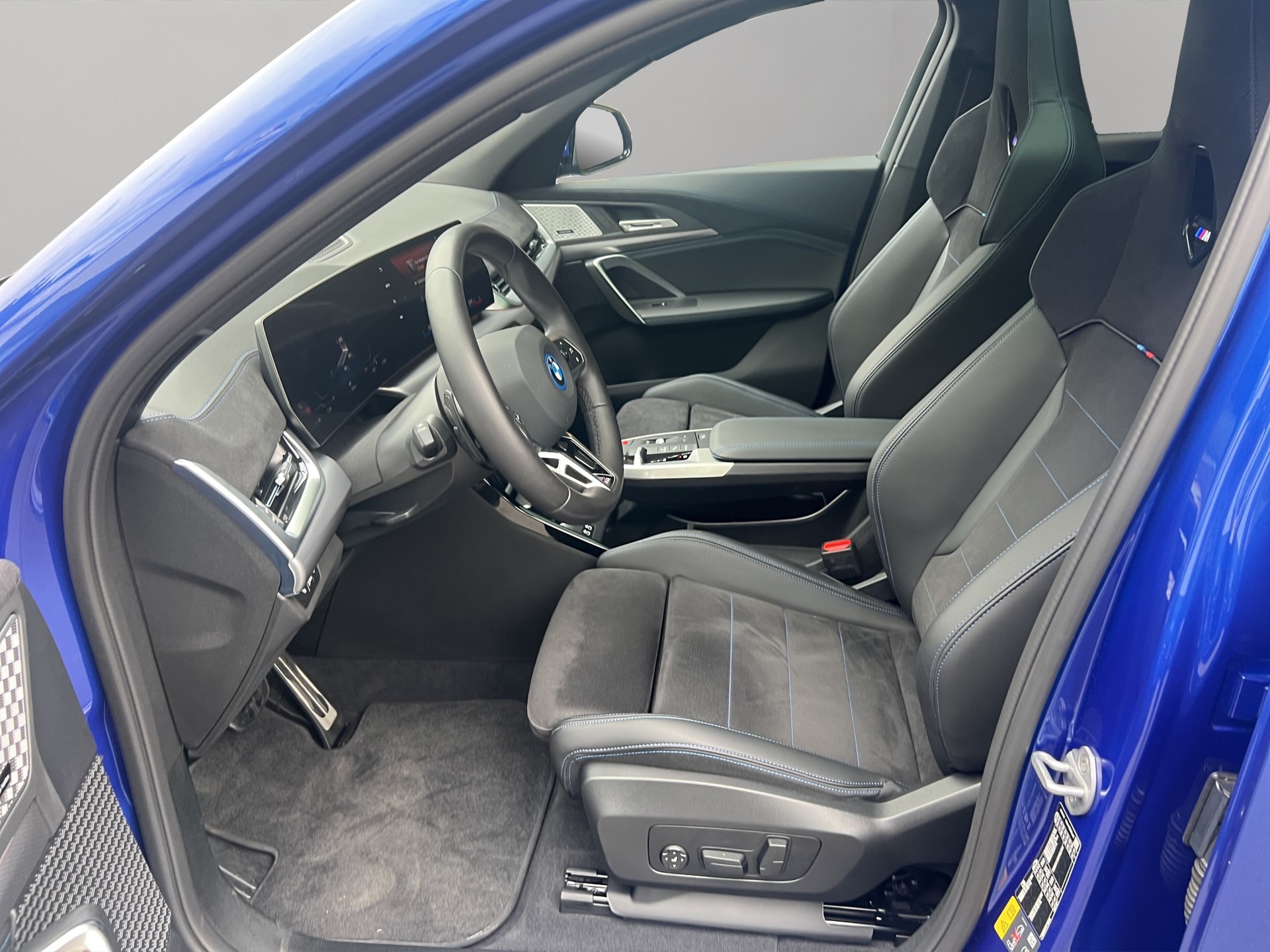 BMW iX2 xDrive 30 M Sport Pro-image-10