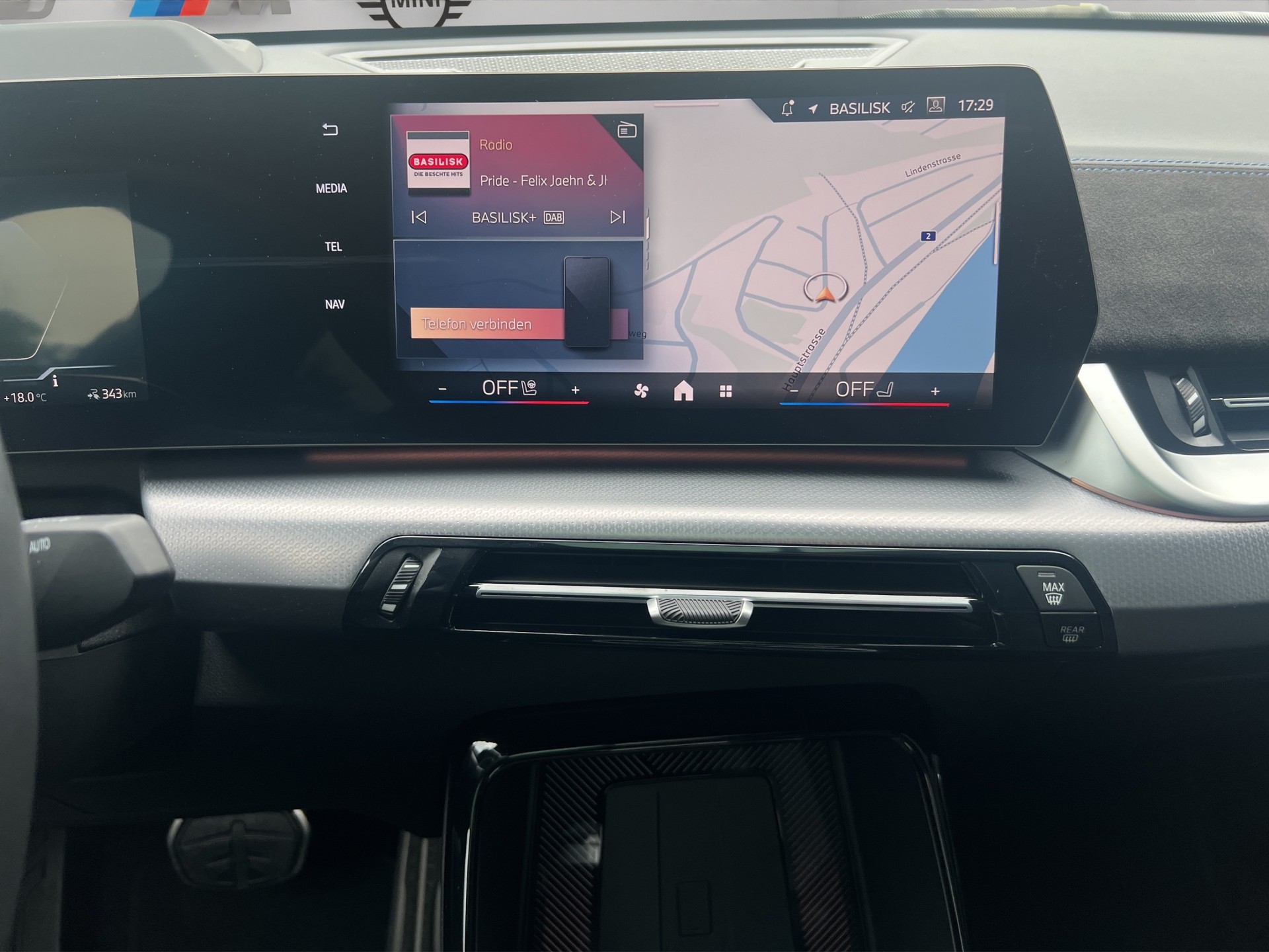 BMW iX2 xDrive 30 M Sport Pro-image-17