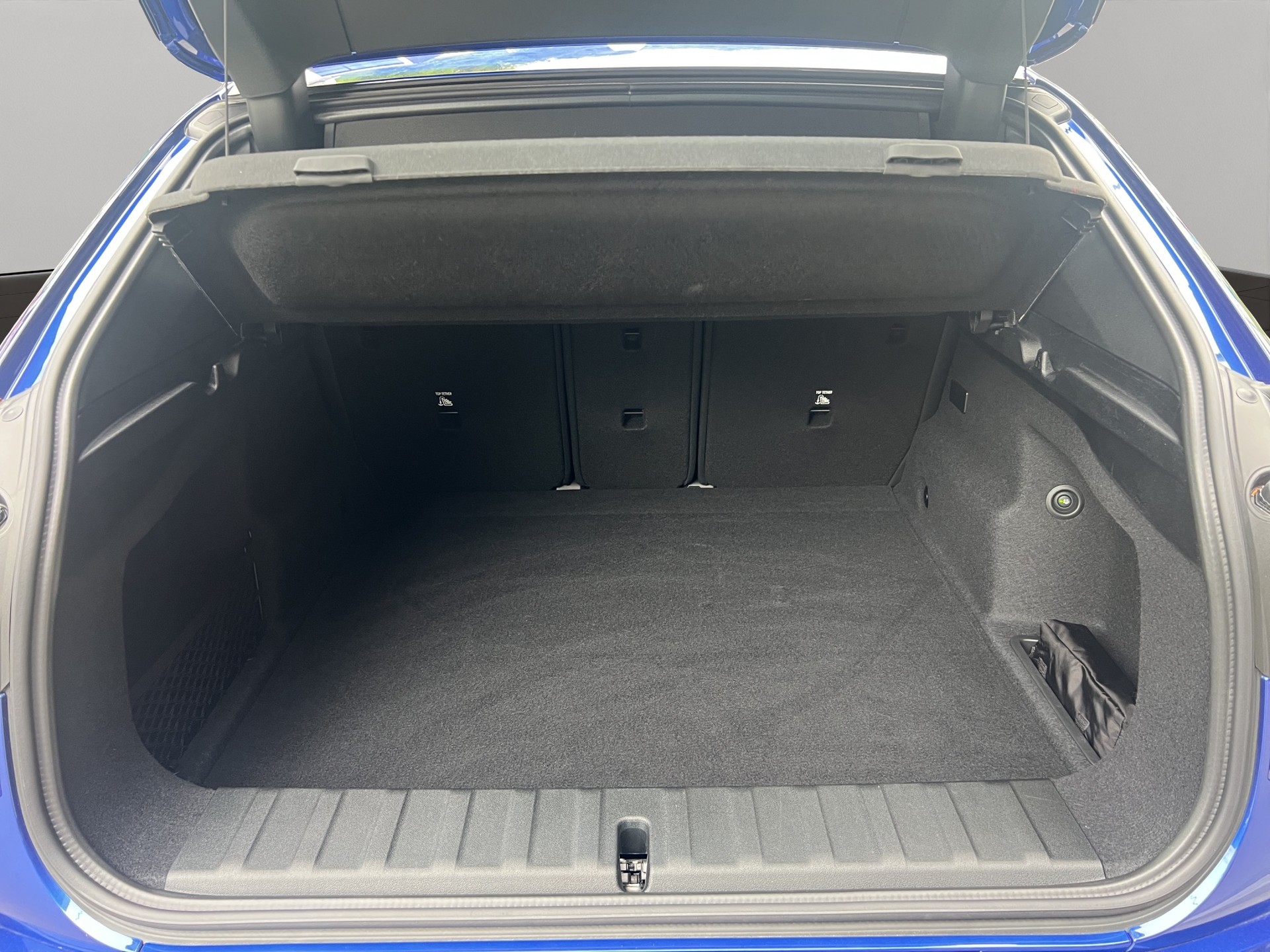 BMW iX2 xDrive 30 M Sport Pro-image-19