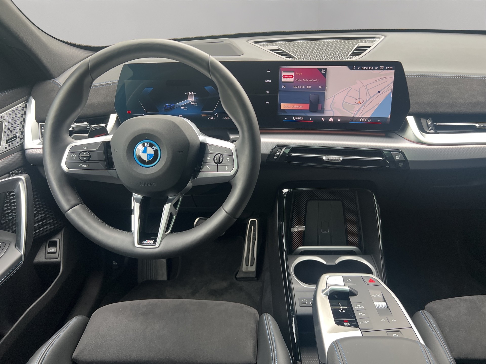 BMW iX2 xDrive 30 M Sport Pro-image-15