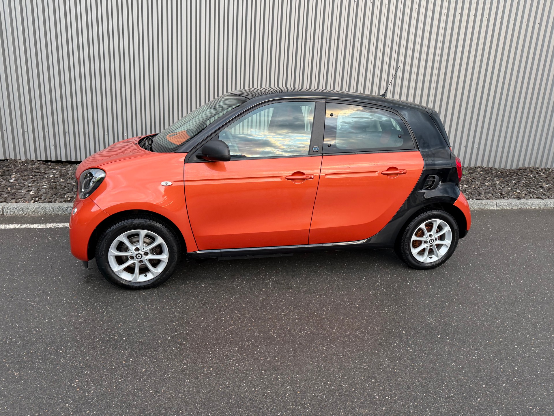 SMART forfour EQ passion-showroom-element-1