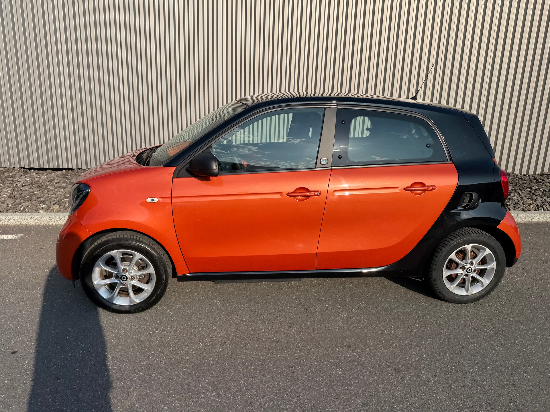 SMART forfour EQ passion-showroom-element-1