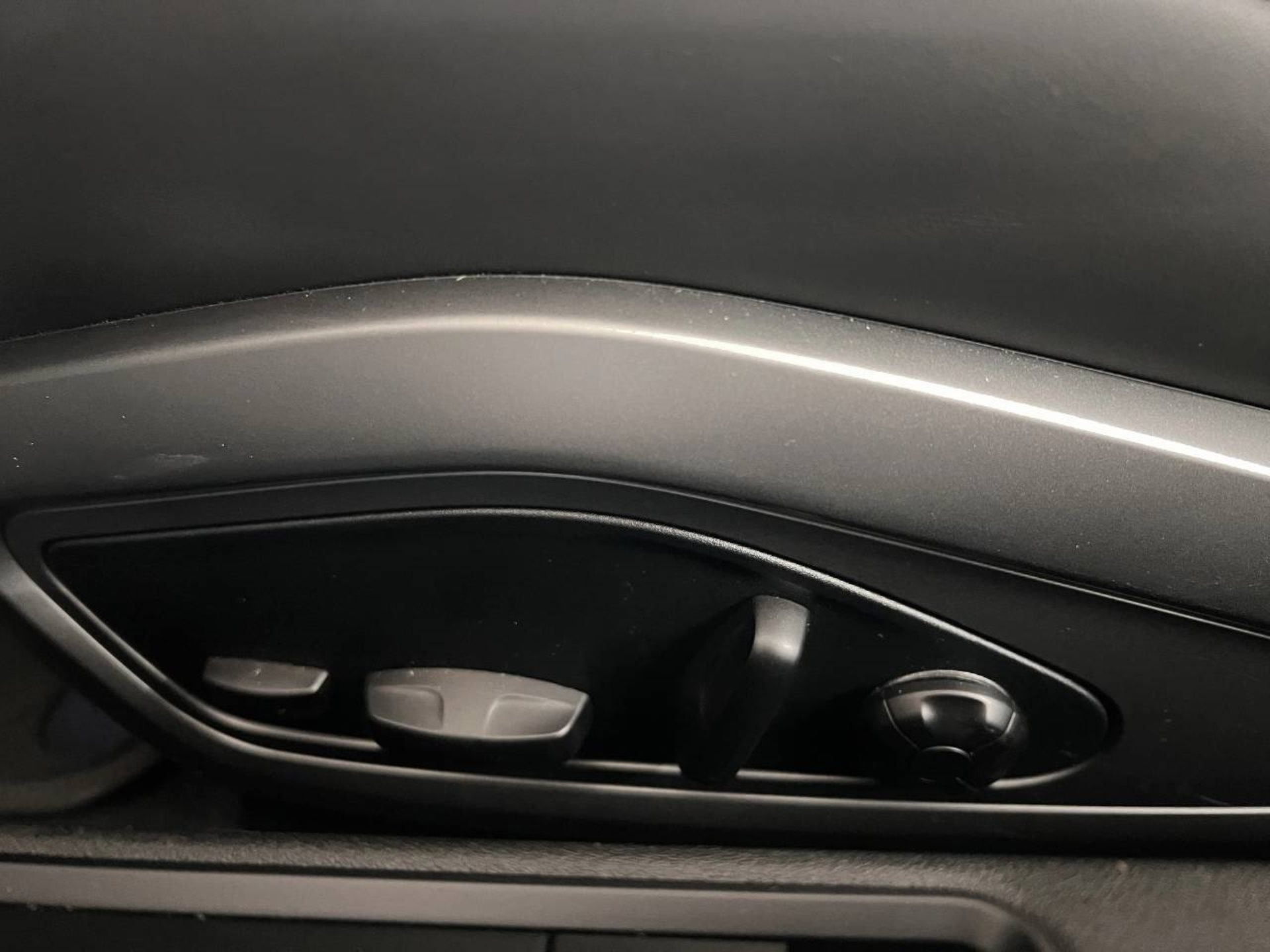 PORSCHE 911 Carrera S Cabriolet-image-21