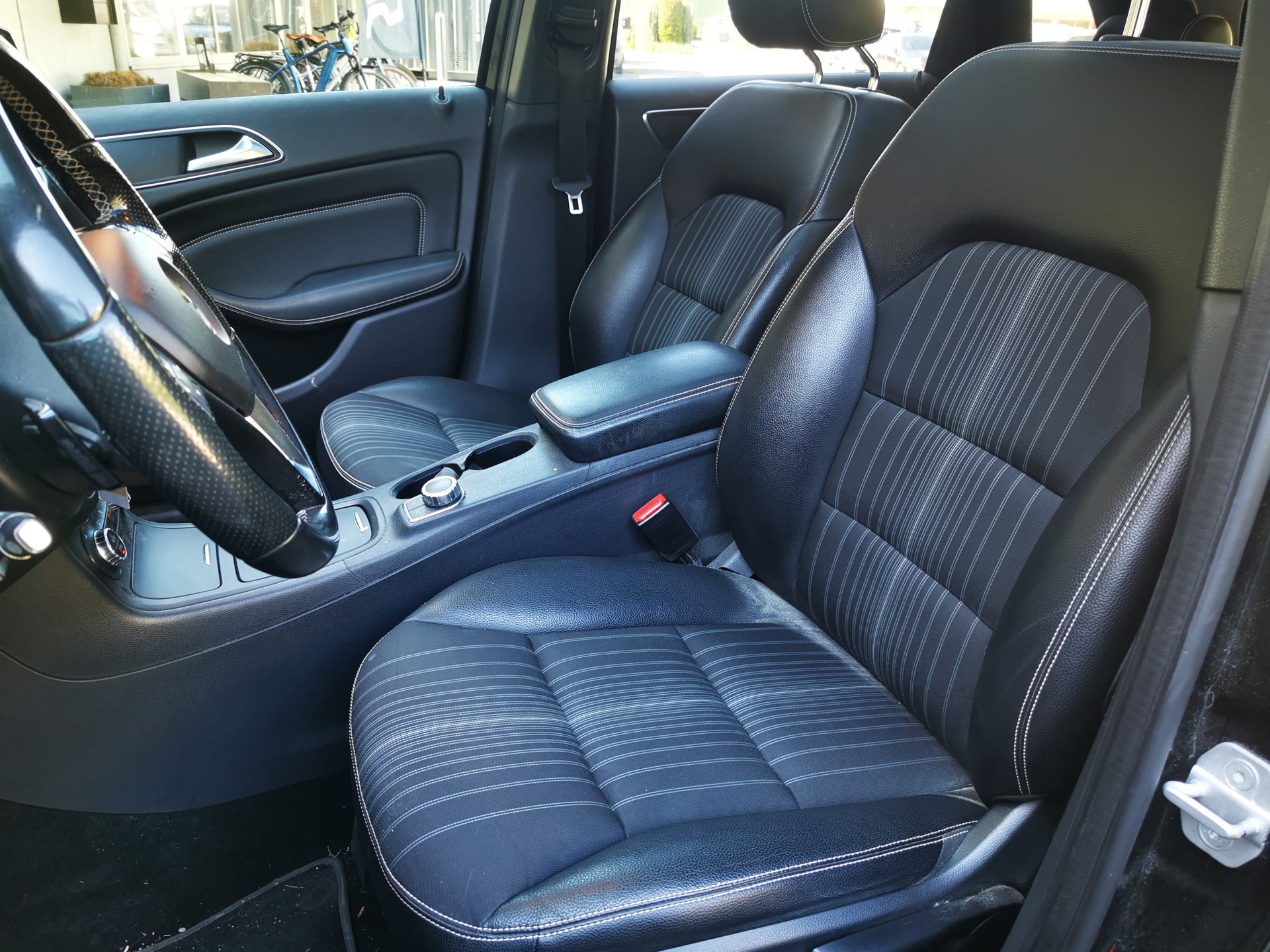 MERCEDES-BENZ B 220 4Matic 7G-DCT-image-9