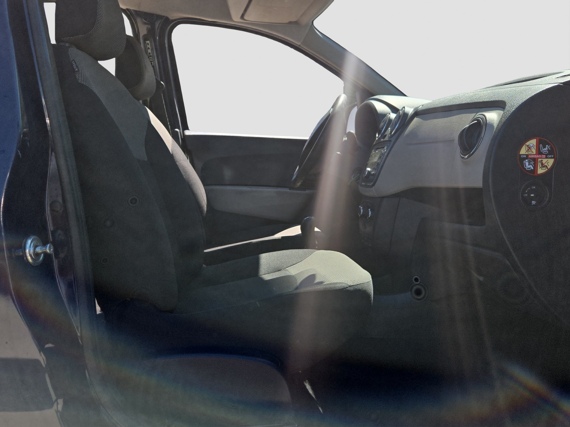 DACIA Personenwagen-image-12