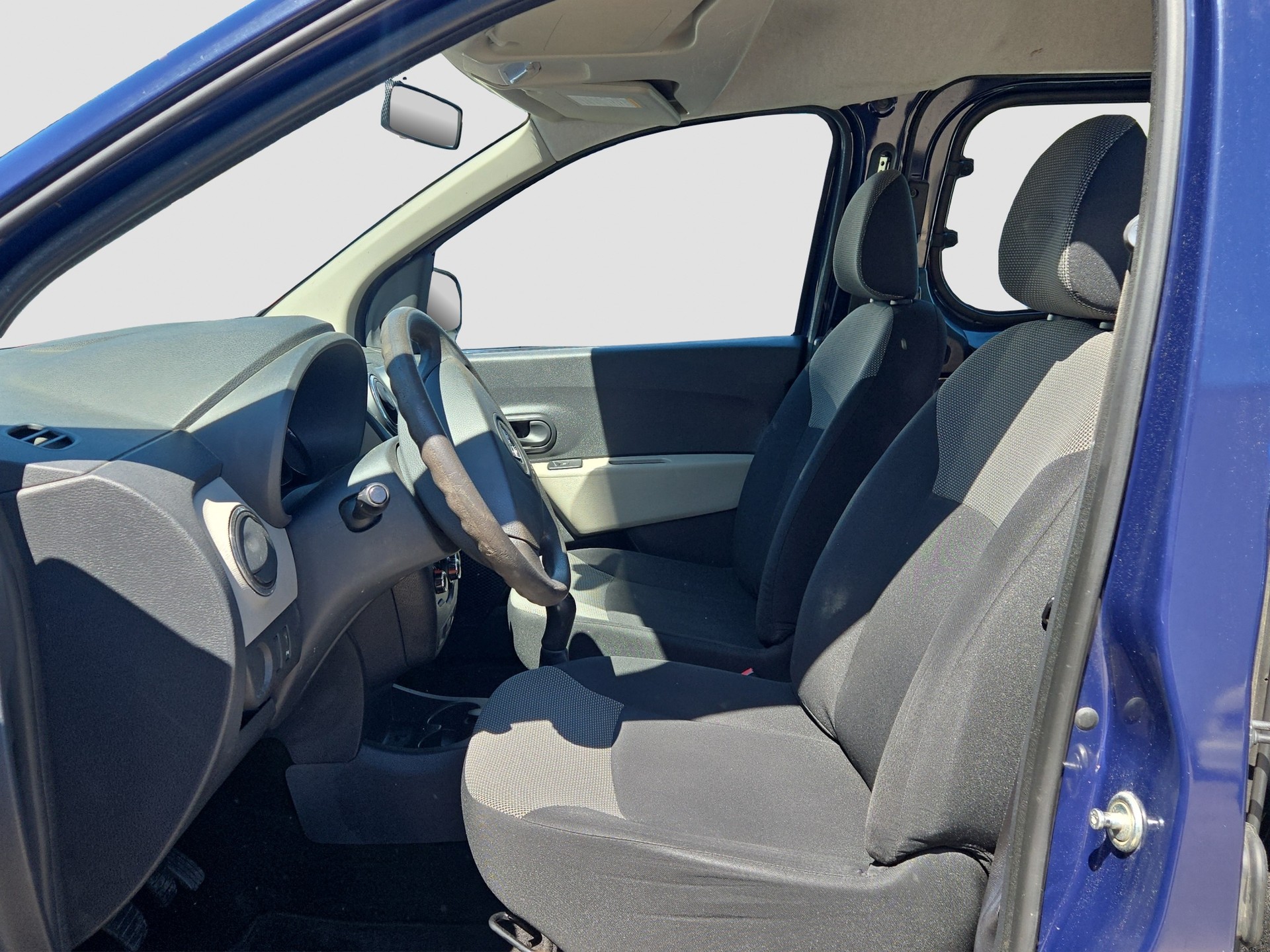 DACIA Personenwagen-image-9