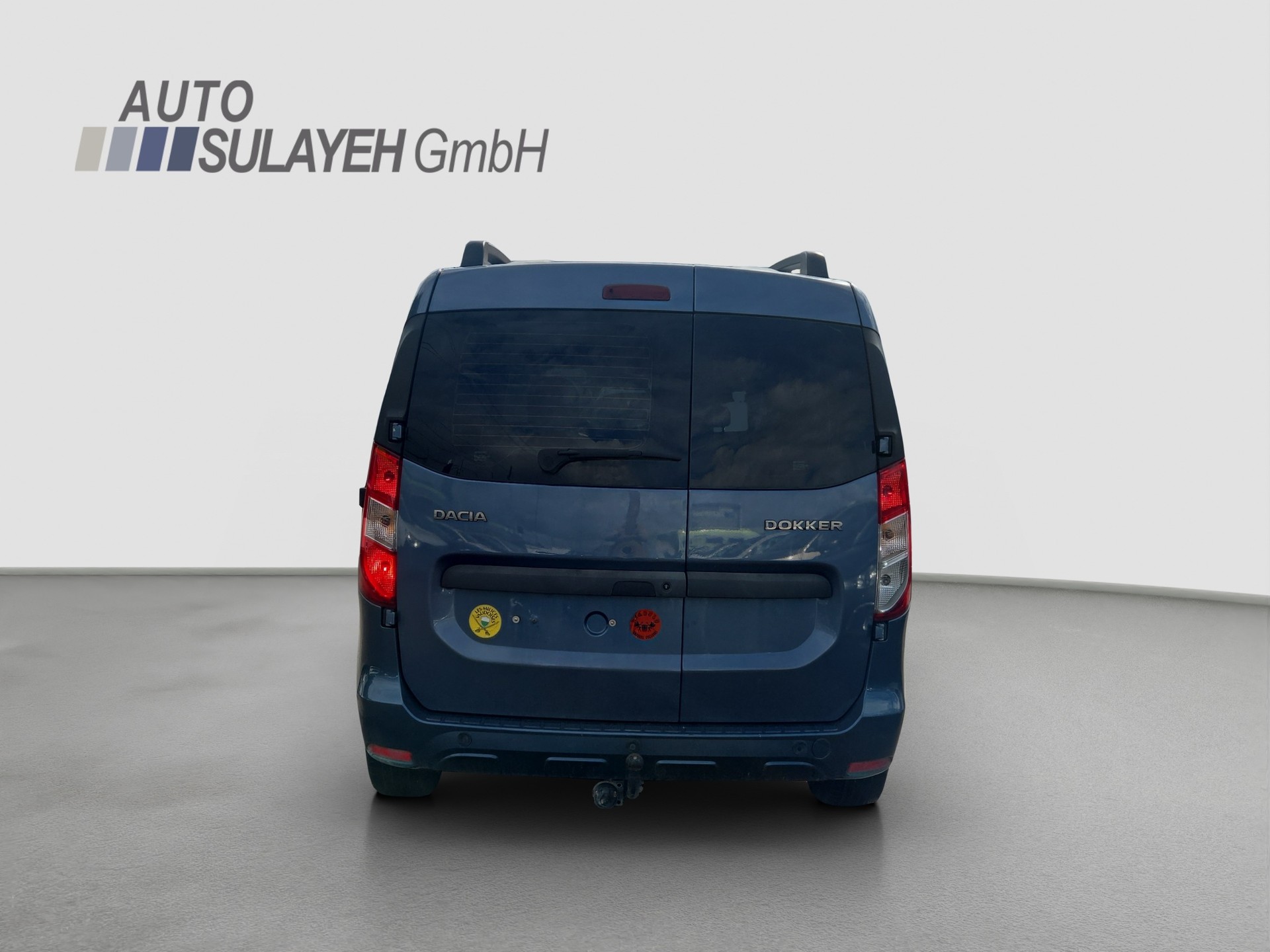 DACIA Personenwagen-showroom-element-3