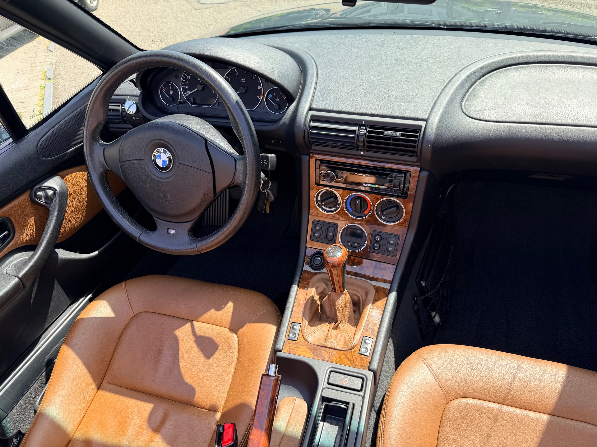 BMW Z3 2.8i Roadster-image-10