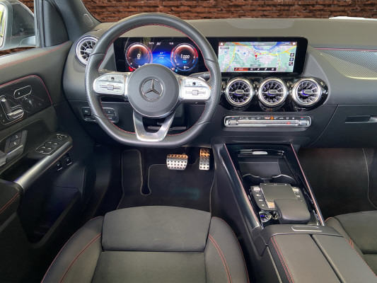 MERCEDES-BENZ GLA 250 e 8G-DCT-image-9