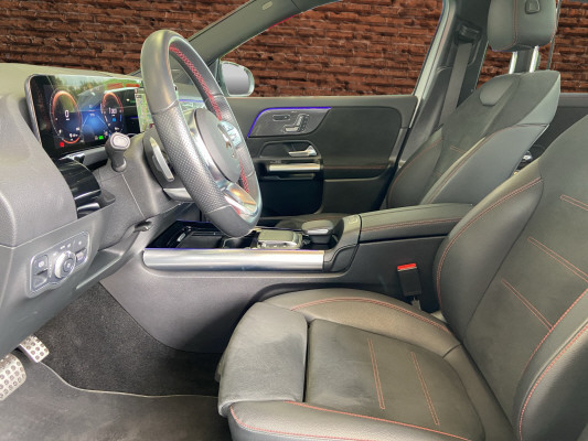 MERCEDES-BENZ GLA 250 e 8G-DCT-image-10