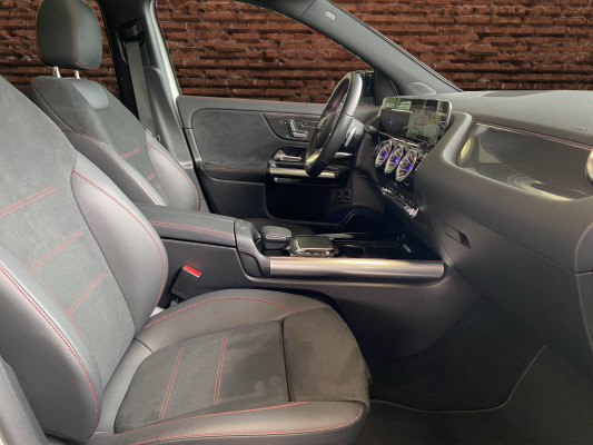 MERCEDES-BENZ GLA 250 e 8G-DCT-image-11