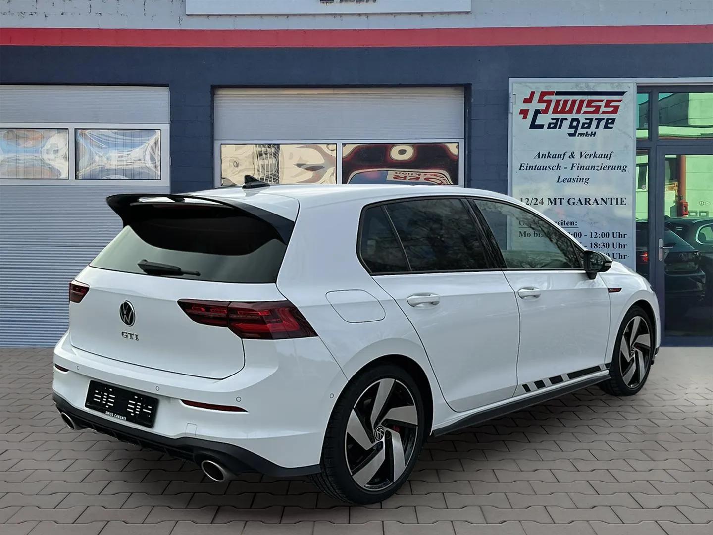 VW Golf 2.0 TSI GTI Clubsport DSG Black Style mit Panoramadach & DCC-image-7