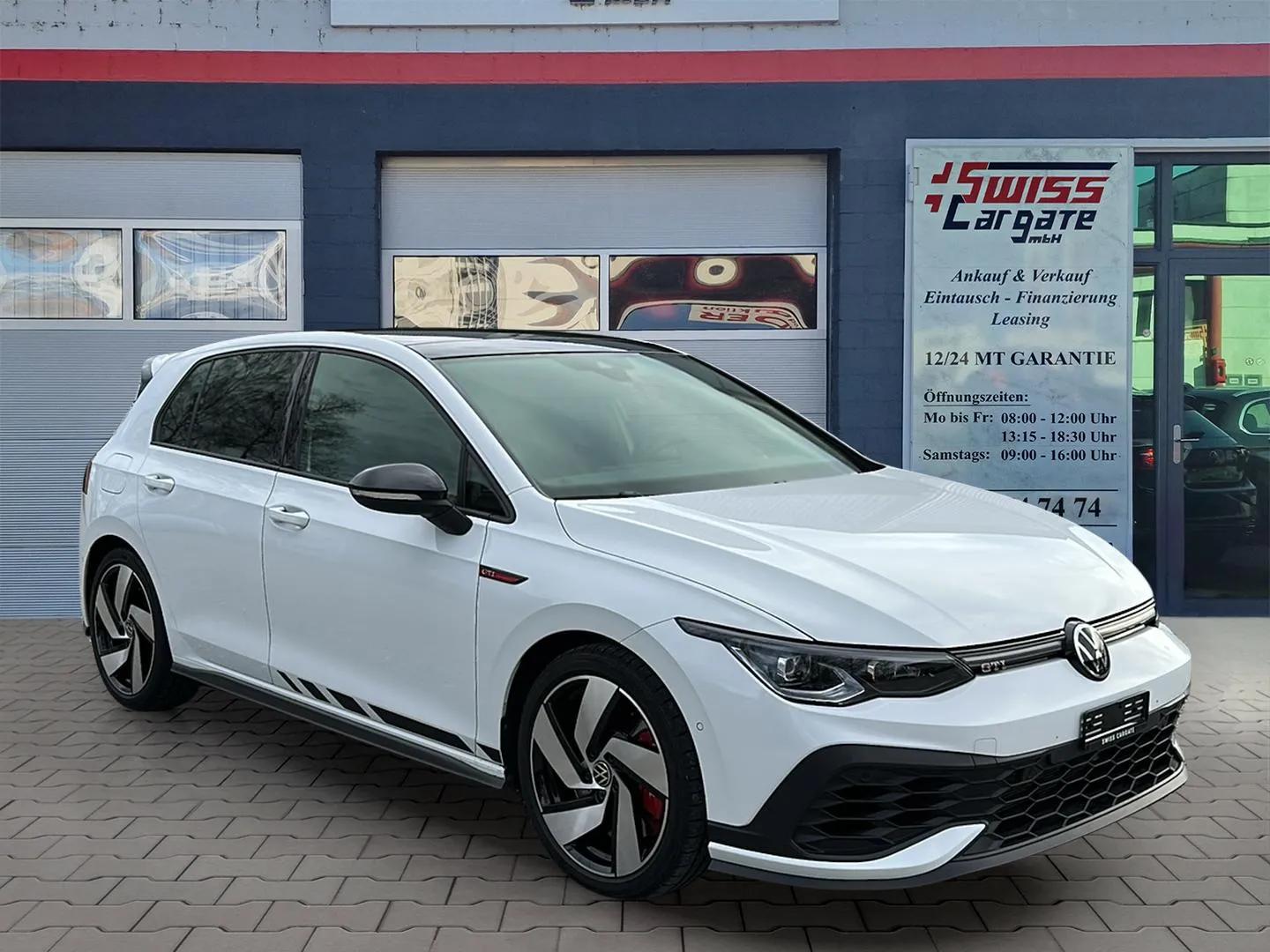 VW Golf 2.0 TSI GTI Clubsport DSG Black Style mit Panoramadach & DCC-showroom-element-1