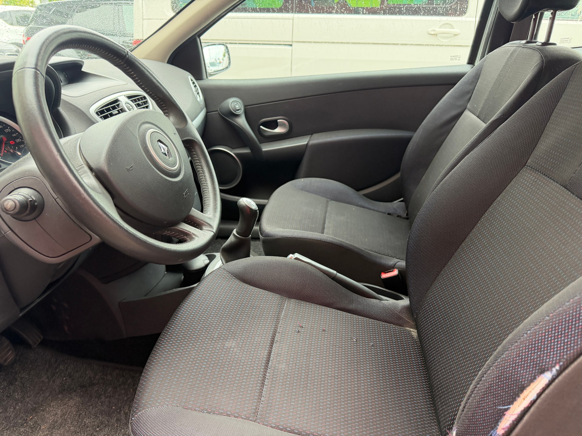 RENAULT Clio 1.6 16V Dynamique-image-6