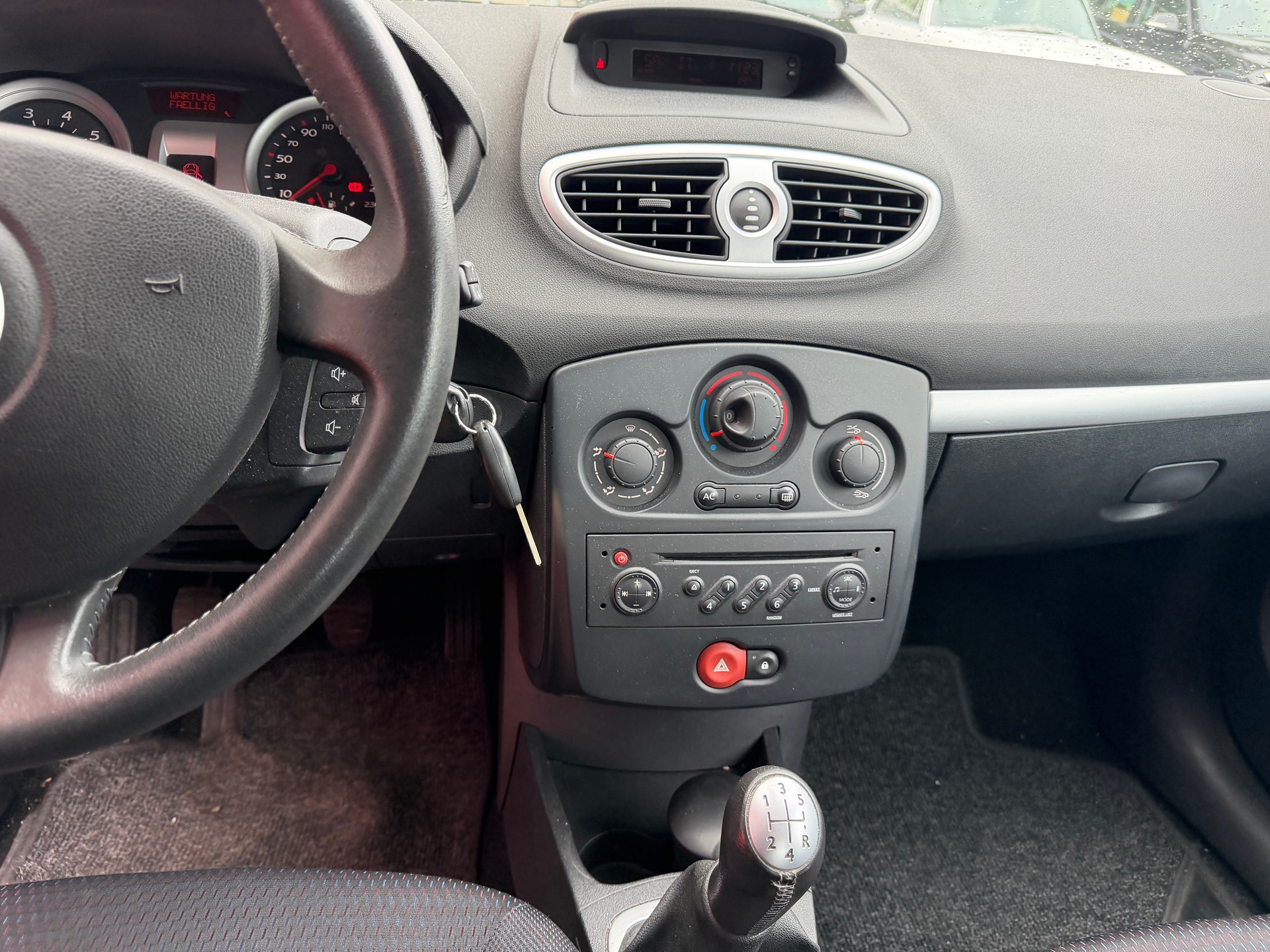 RENAULT Clio 1.6 16V Dynamique-image-9