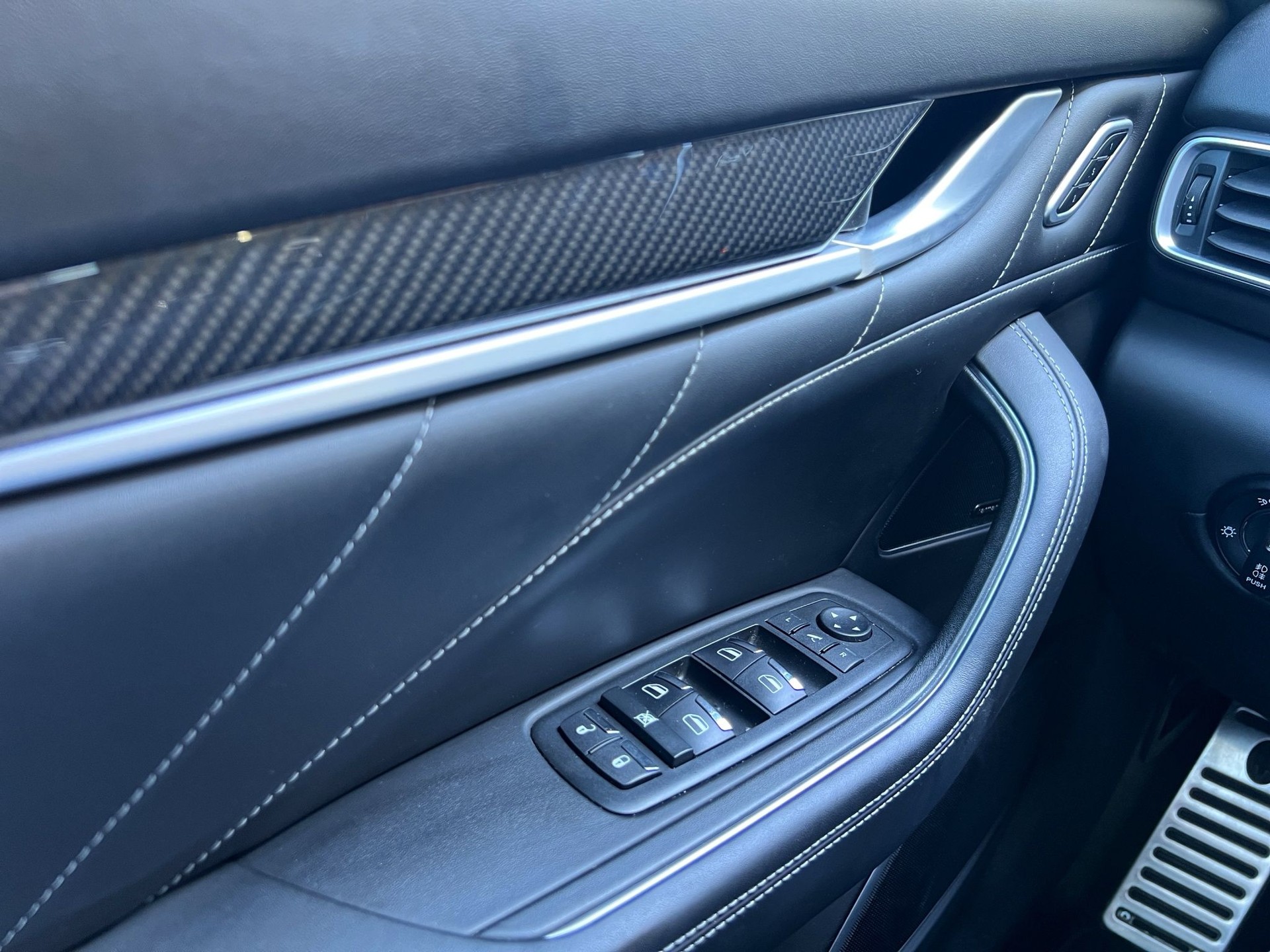 MASERATI Levante 3.0 V6 GranSport Automatica-image-21