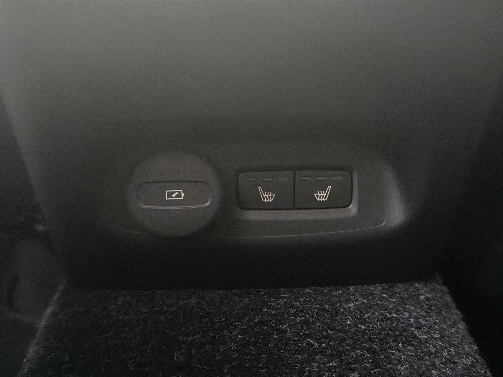 VOLVO EX40 Twin XCENTRIC Edition AWD-image-17