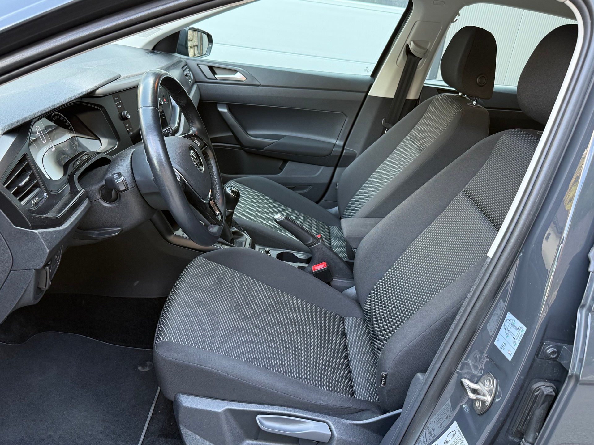 VW Polo 1.0 BMT Value-image-9