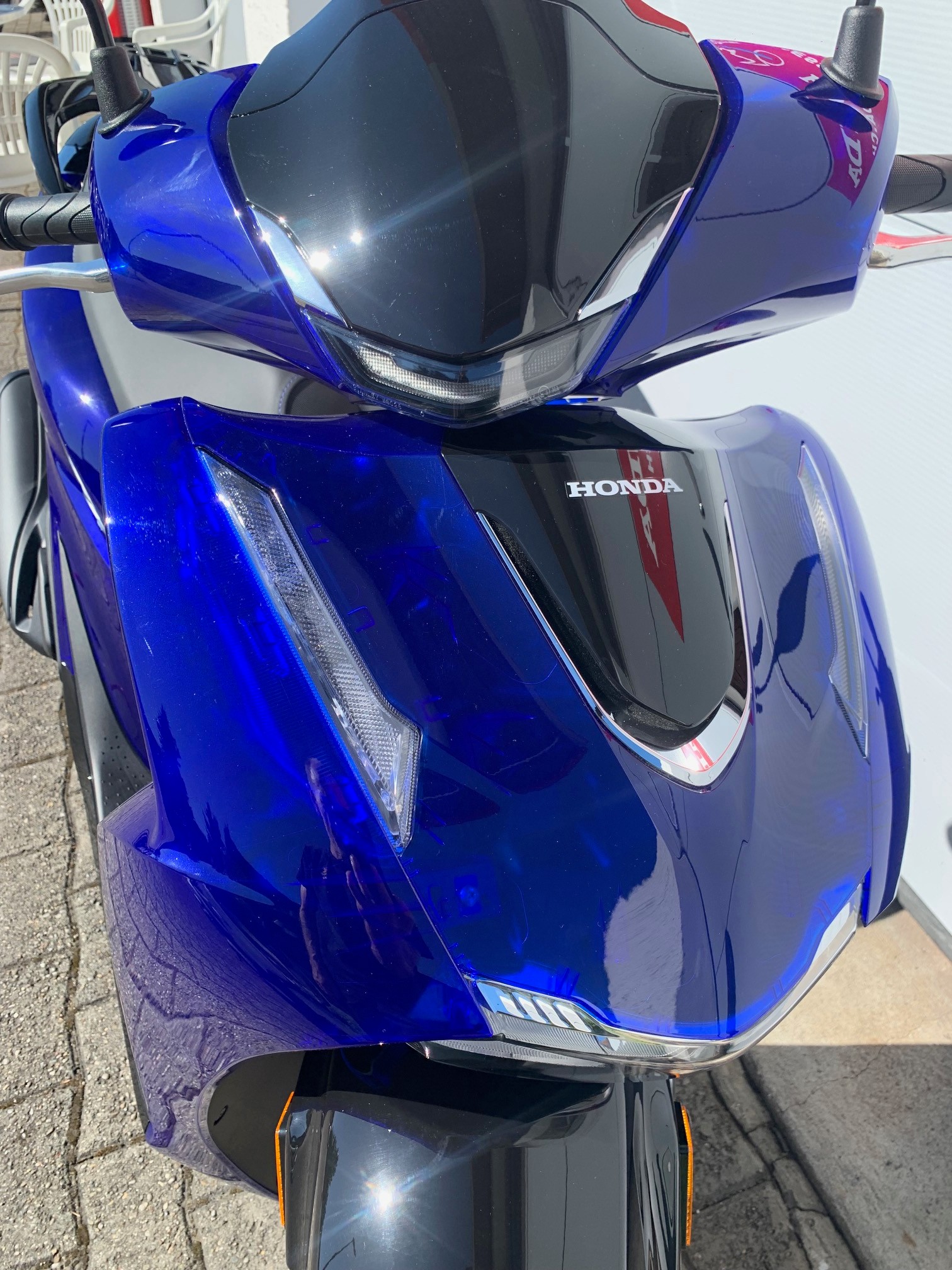 HONDA SH 125 Sporty-showroom-element-1