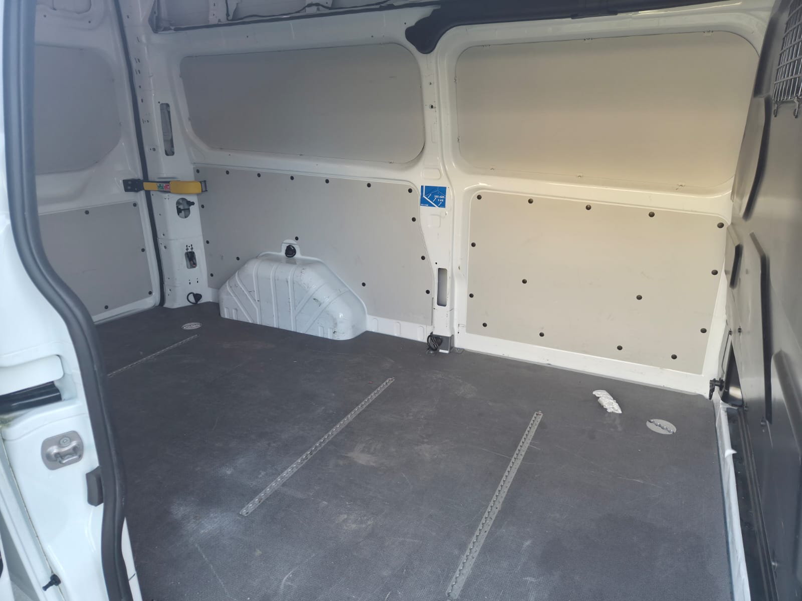 FORD TRANSIT CUSTOM-image-14
