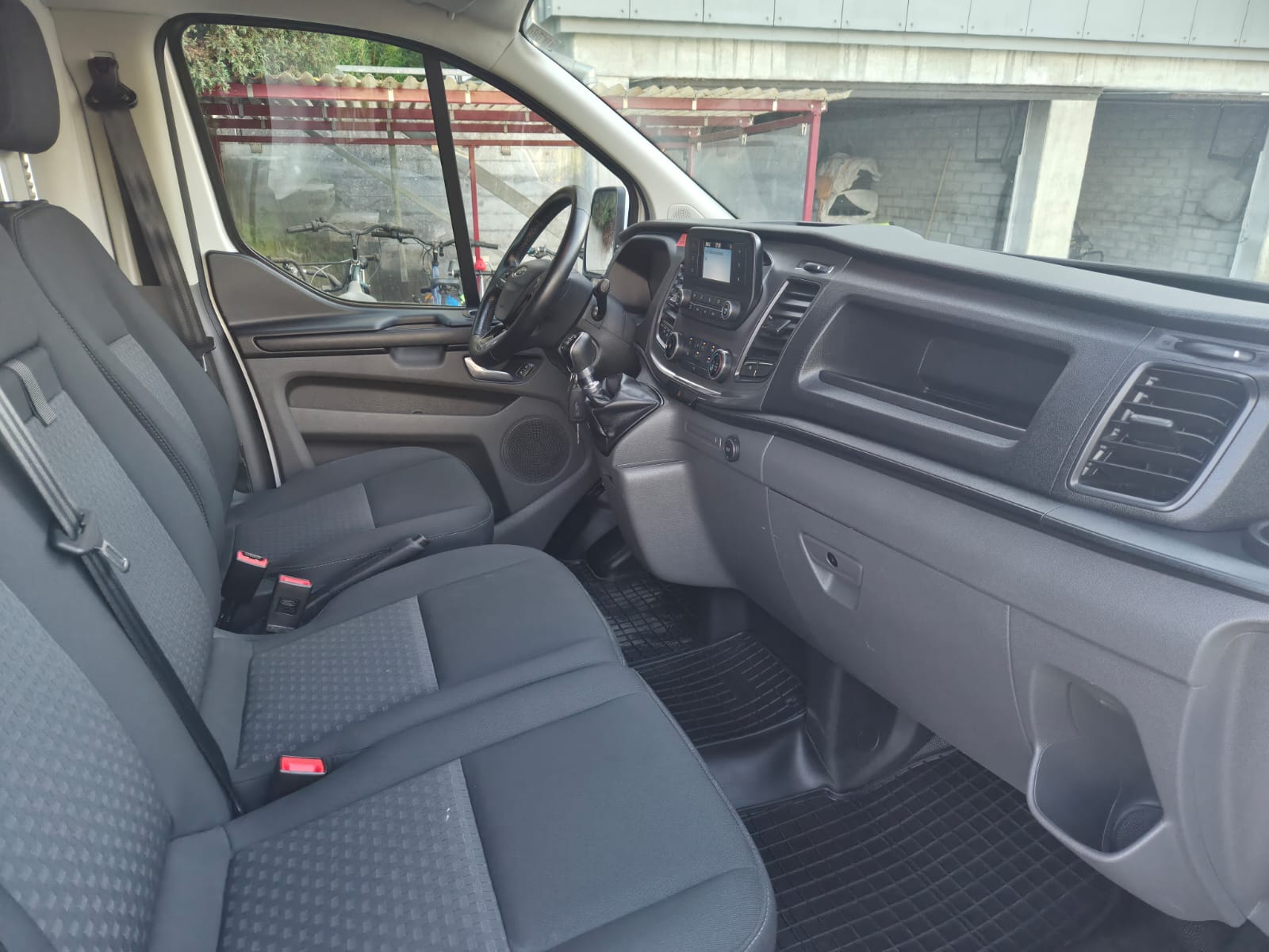 FORD TRANSIT CUSTOM-image-11
