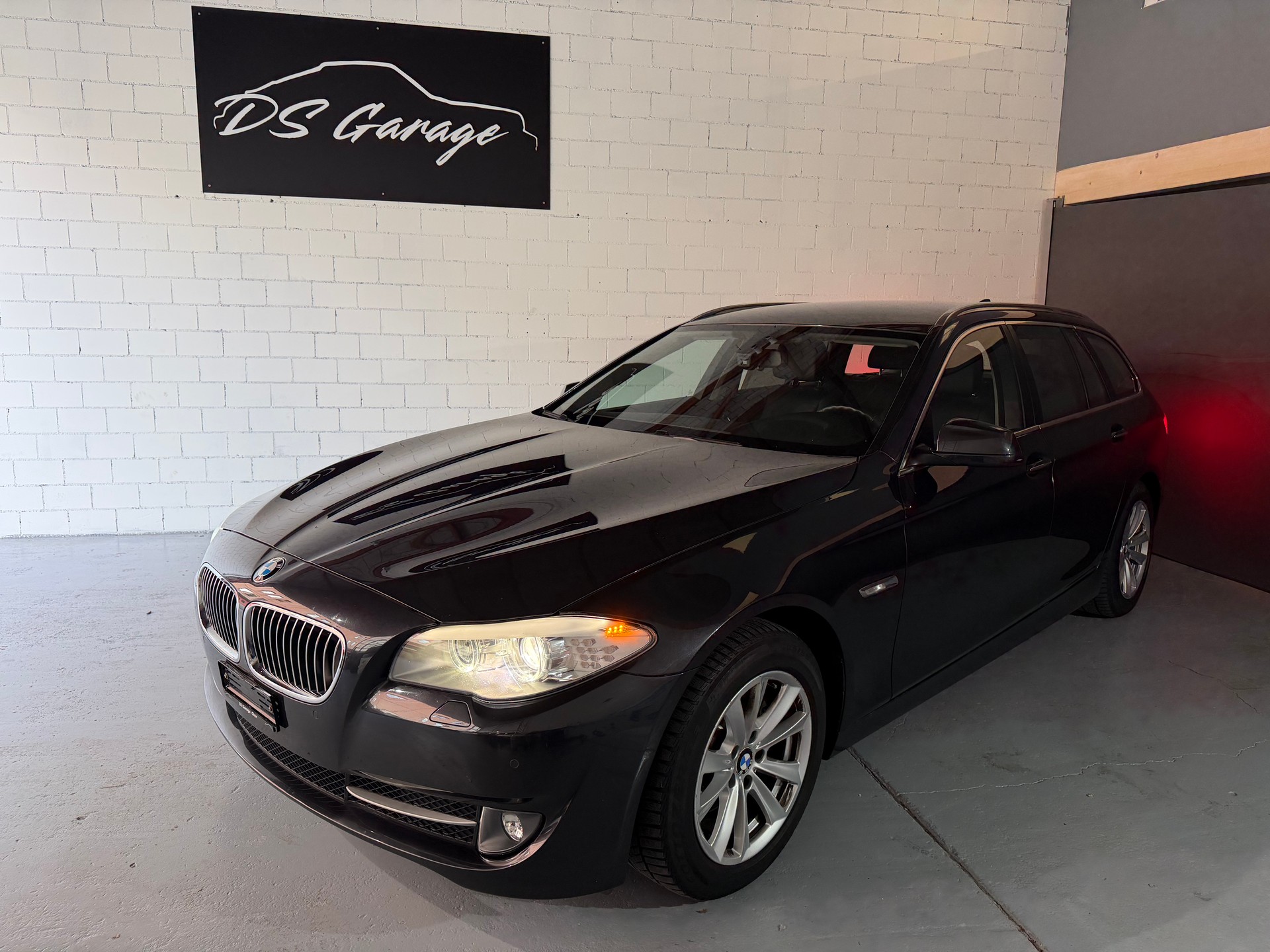 BMW 520d Touring Steptronic-image-0