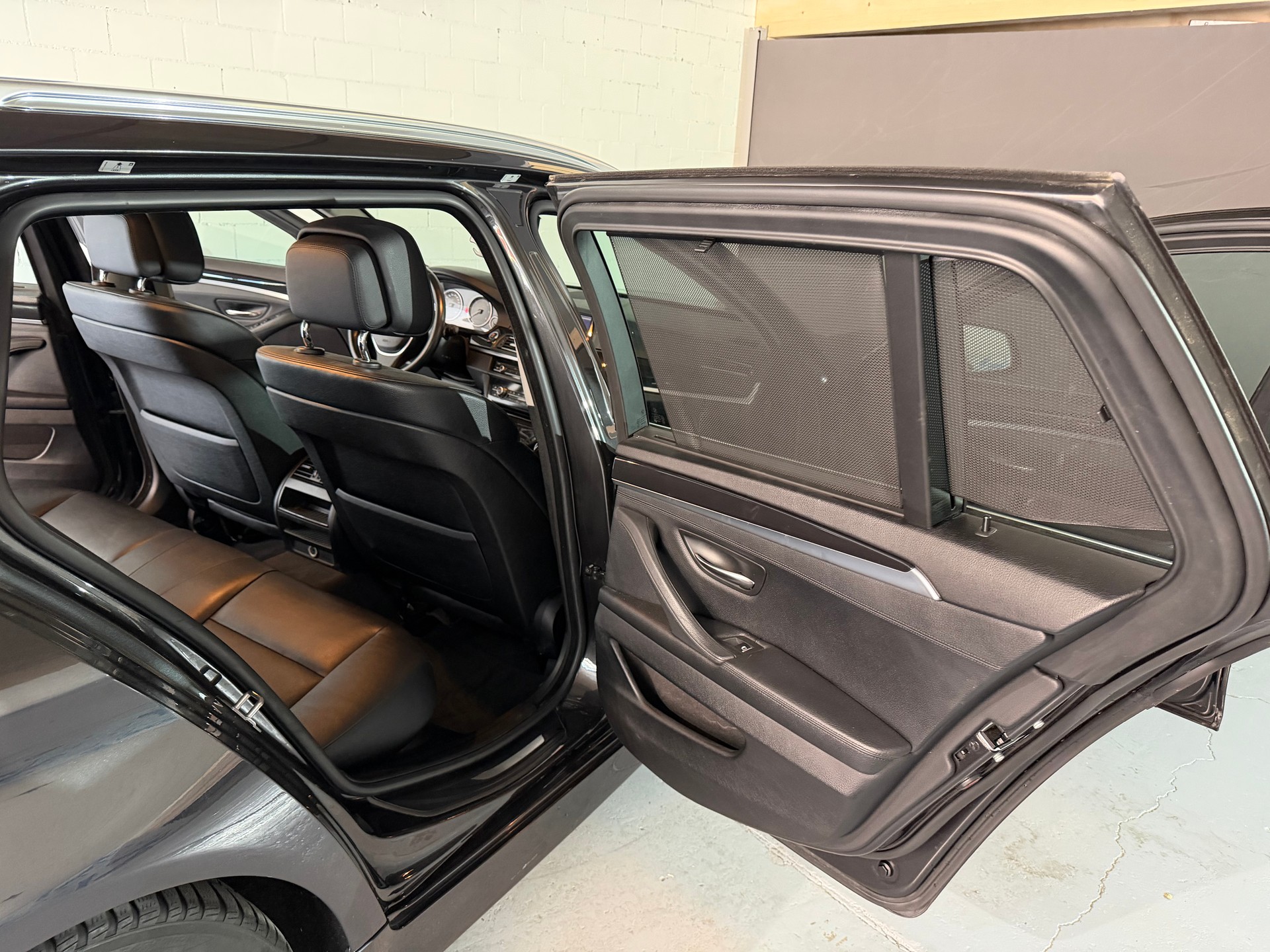 BMW 520d Touring Steptronic-image-11