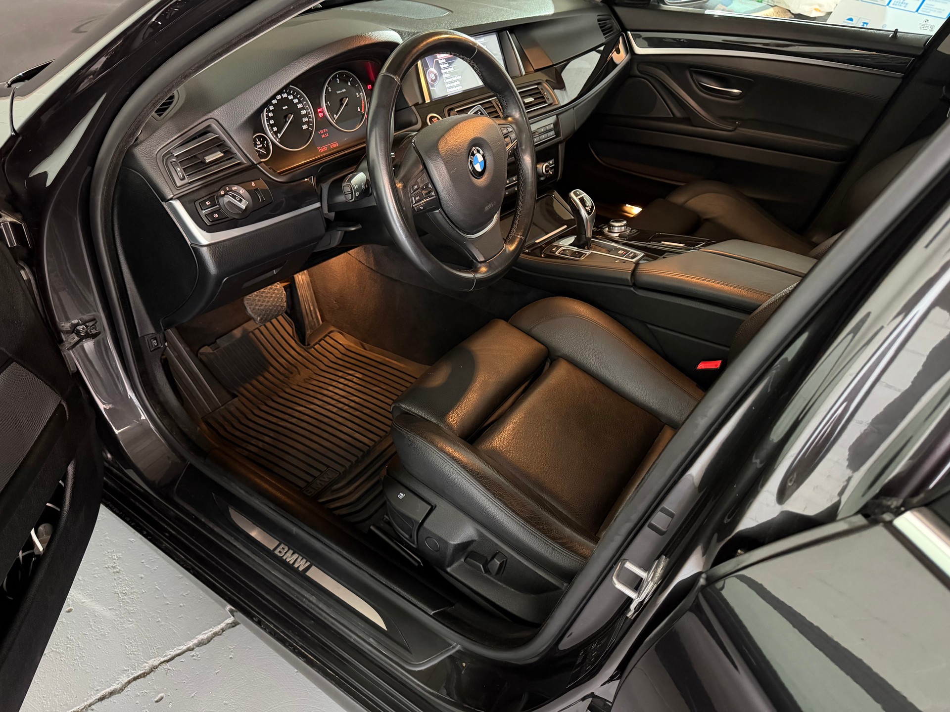 BMW 520d Touring Steptronic-image-10