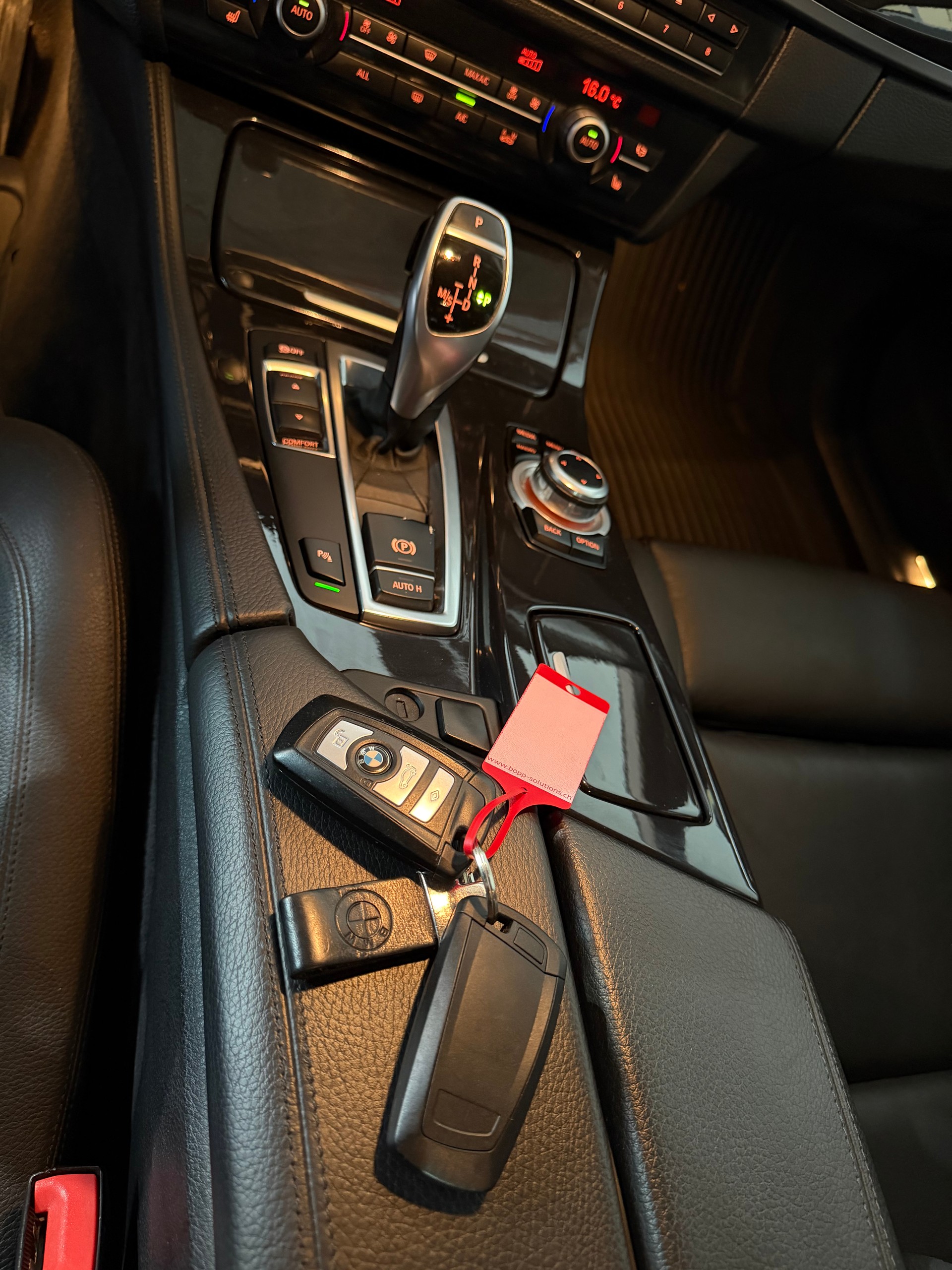 BMW 520d Touring Steptronic-image-12