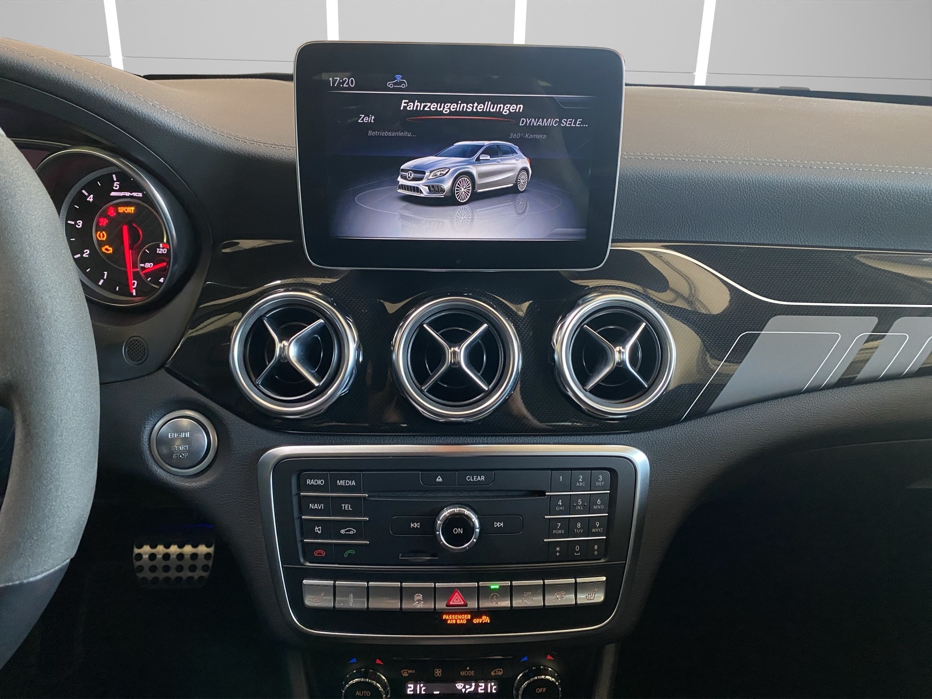 MERCEDES-BENZ GLA 45 AMG 4Matic 7G-DCT-image-12