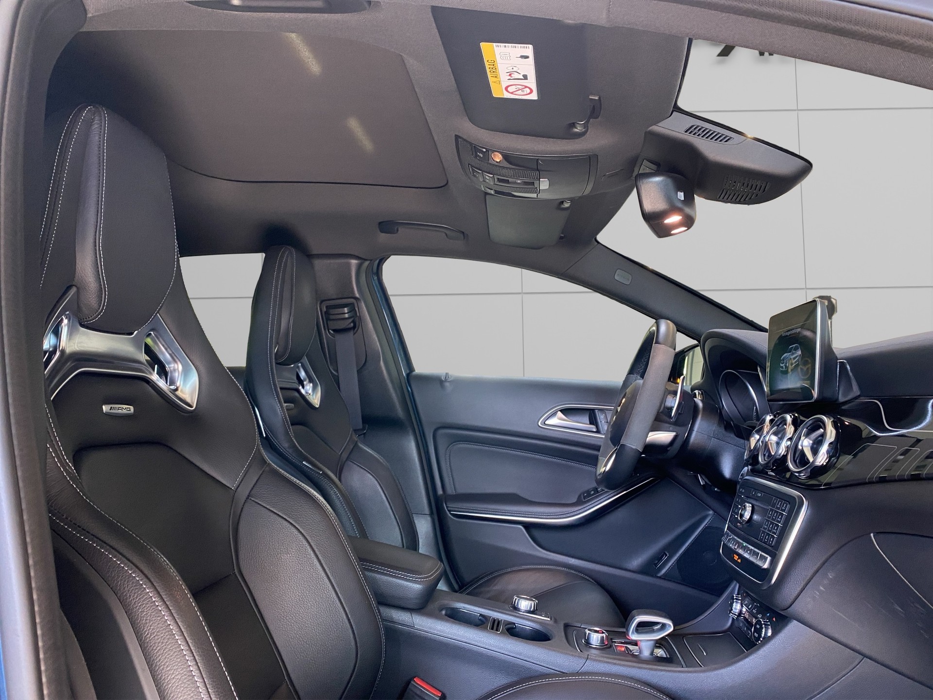 MERCEDES-BENZ GLA 45 AMG 4Matic 7G-DCT-image-13