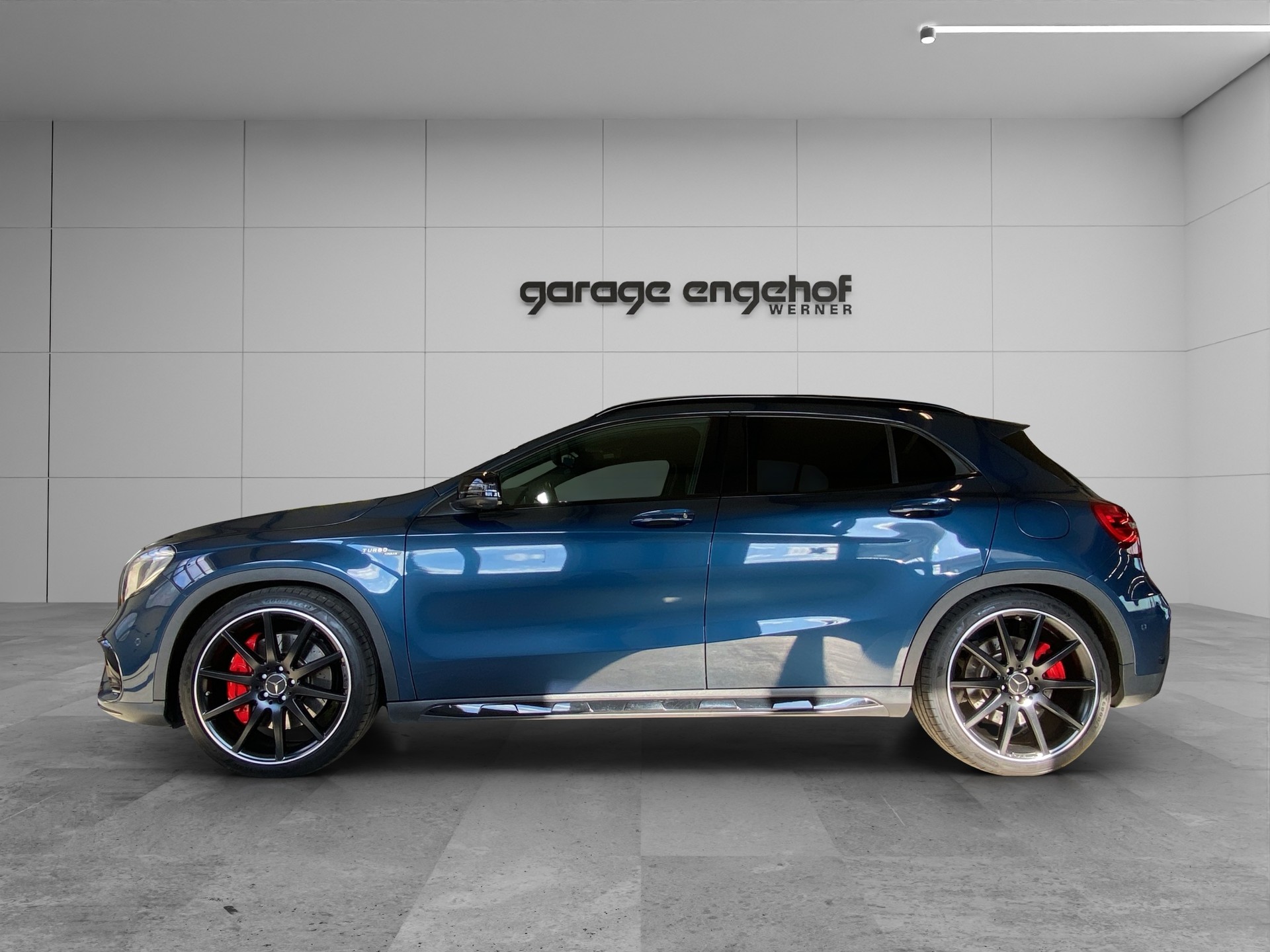 MERCEDES-BENZ GLA 45 AMG 4Matic 7G-DCT-image-2