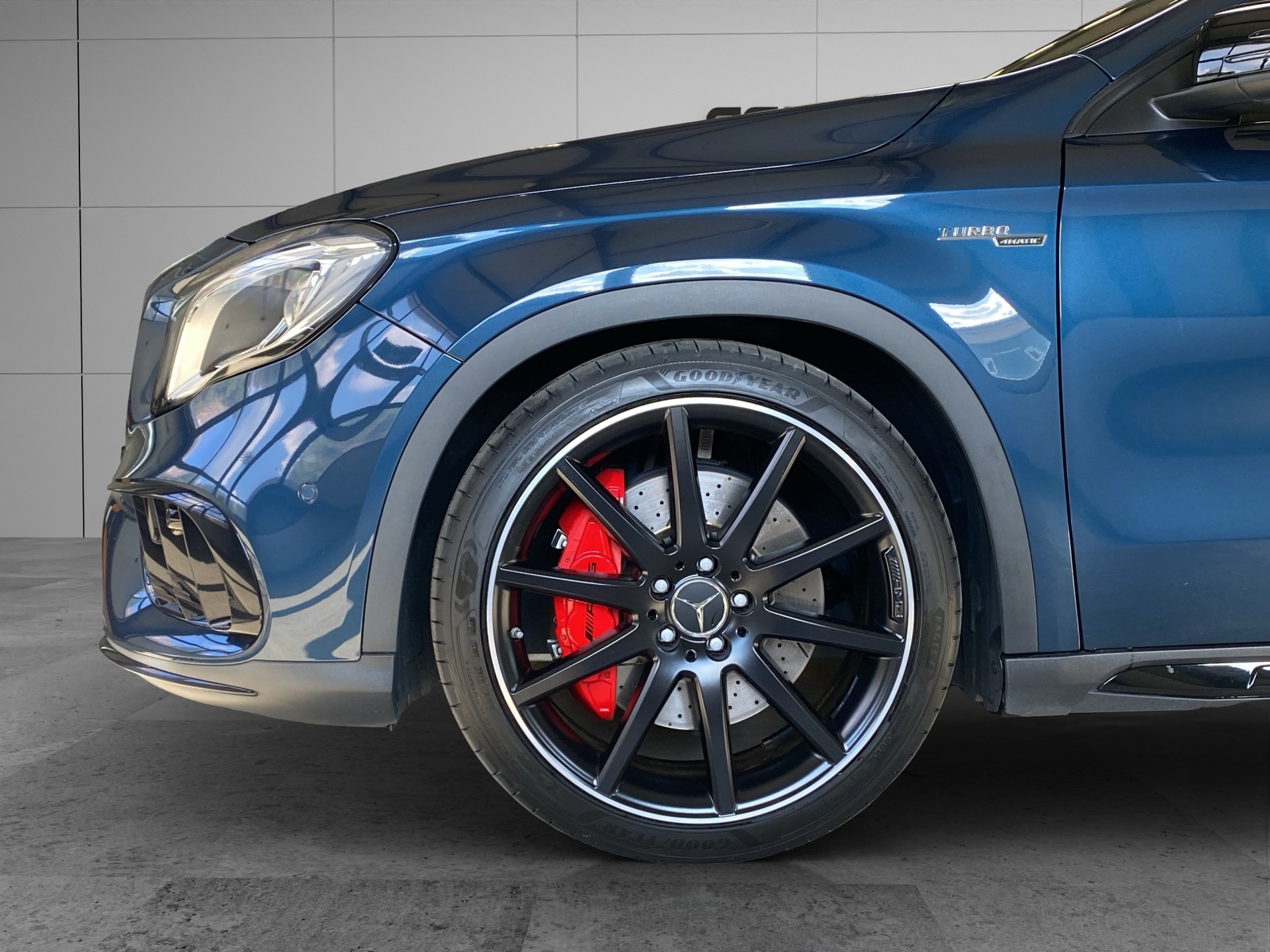 MERCEDES-BENZ GLA 45 AMG 4Matic 7G-DCT-image-3