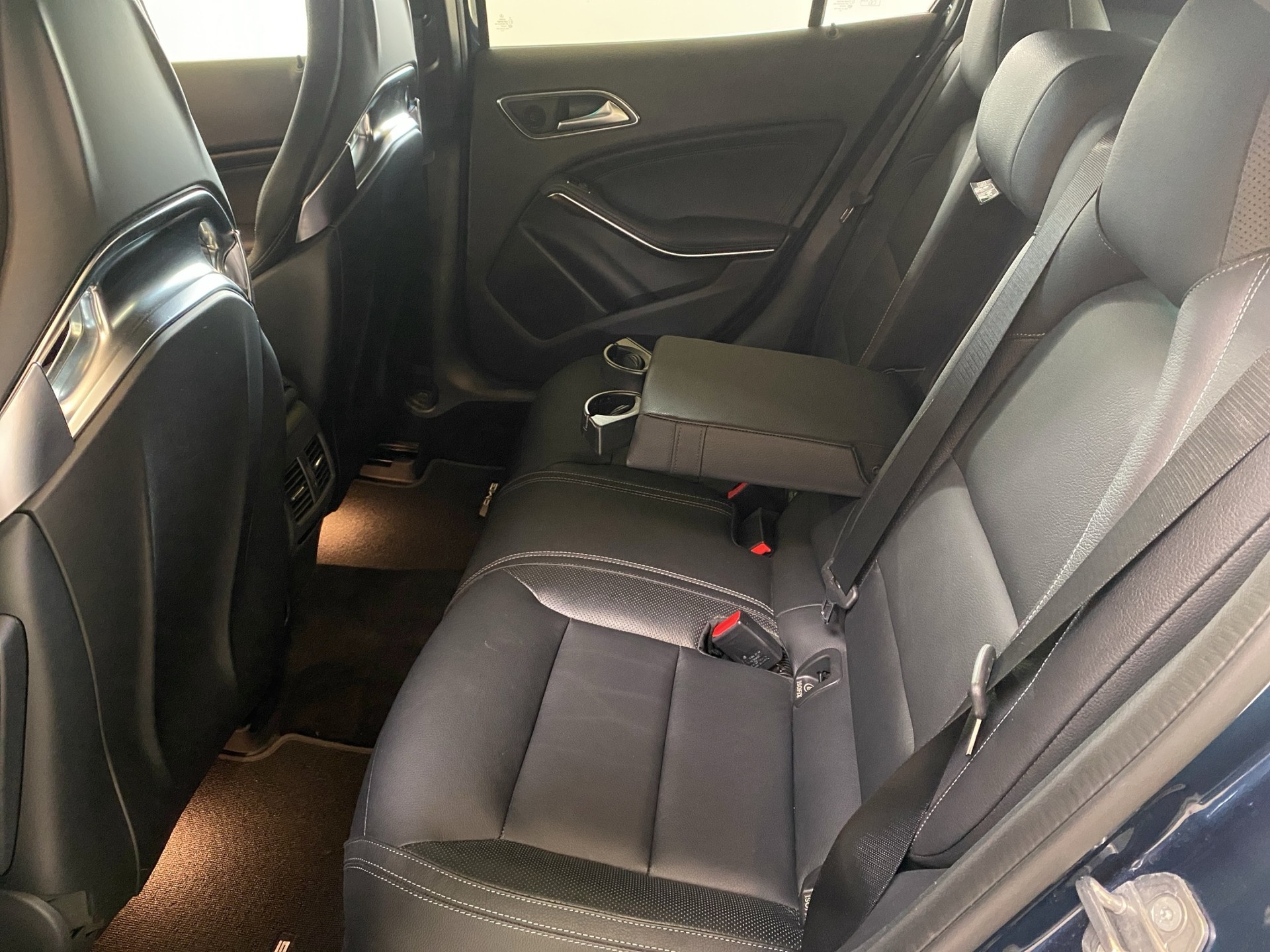 MERCEDES-BENZ GLA 45 AMG 4Matic 7G-DCT-image-14