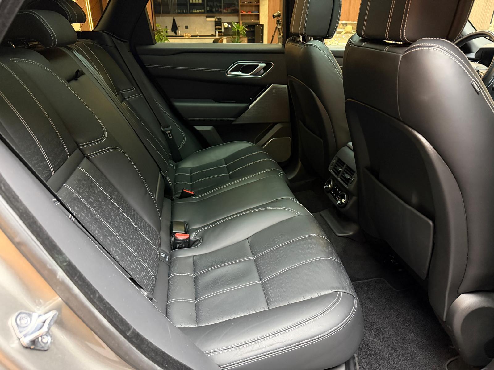 LAND ROVER Range Rover Velar 3.0 I6 R-Dynamic HSE-image-16