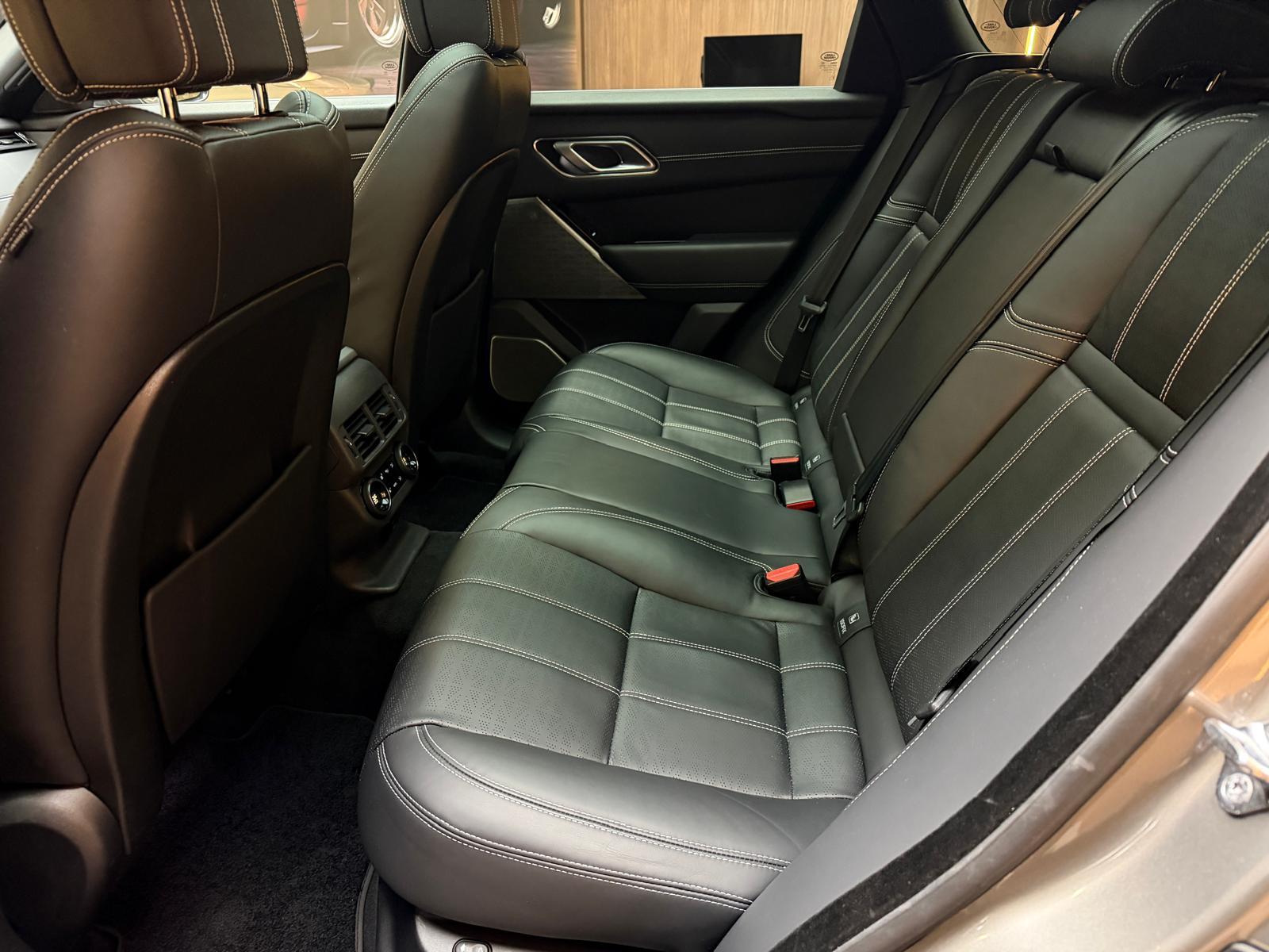 LAND ROVER Range Rover Velar 3.0 I6 R-Dynamic HSE-image-17