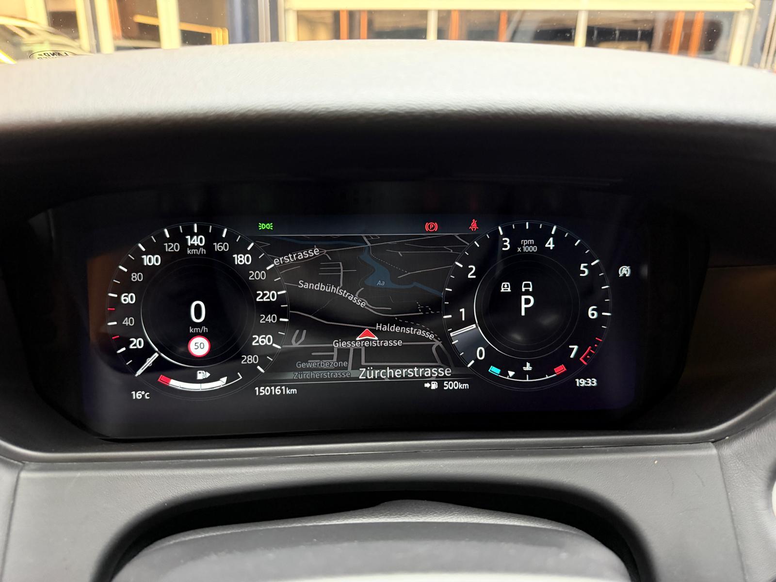 LAND ROVER Range Rover Velar 3.0 I6 R-Dynamic HSE-image-25