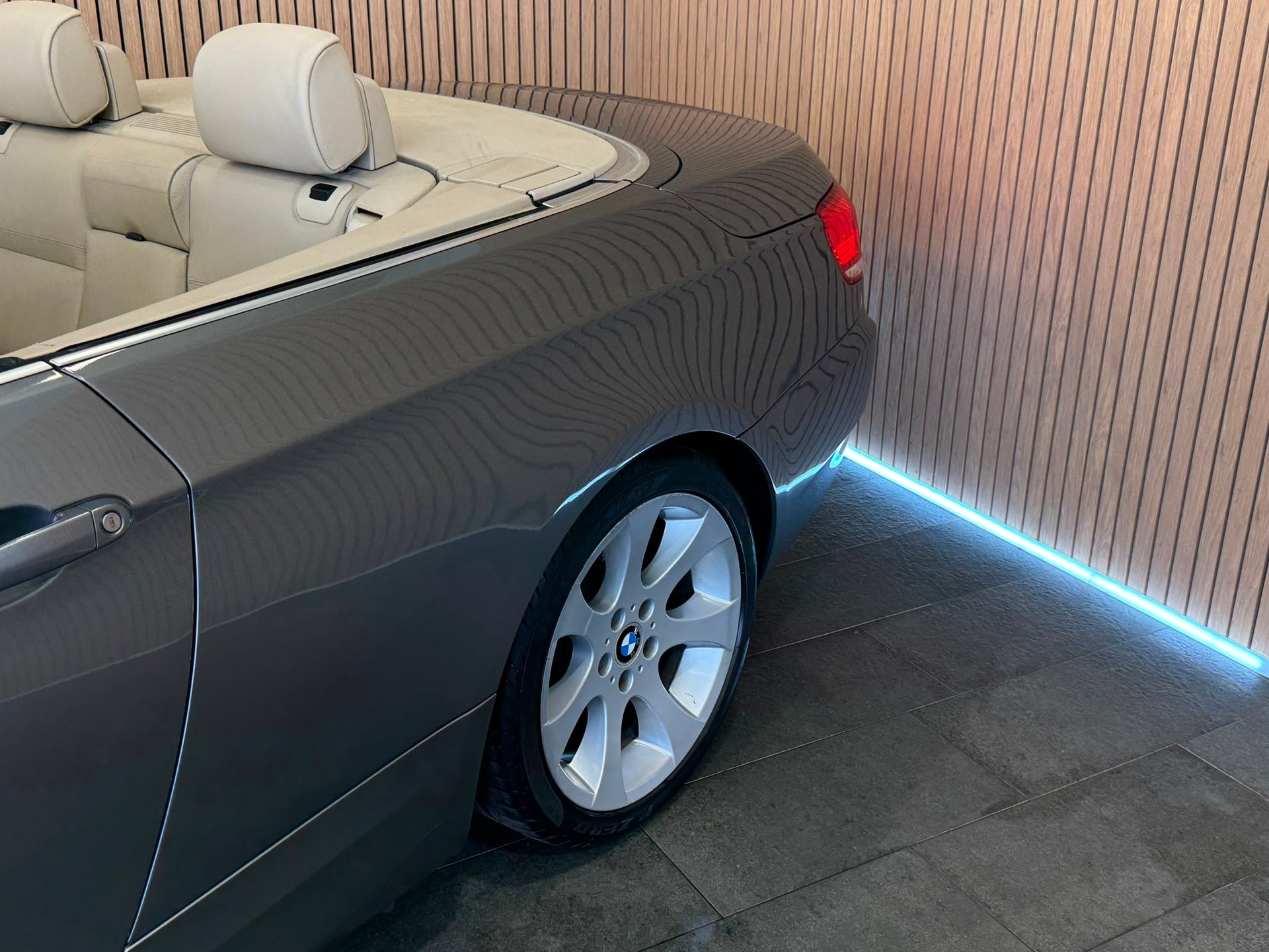 BMW 325i Cabriolet Steptronic-image-9
