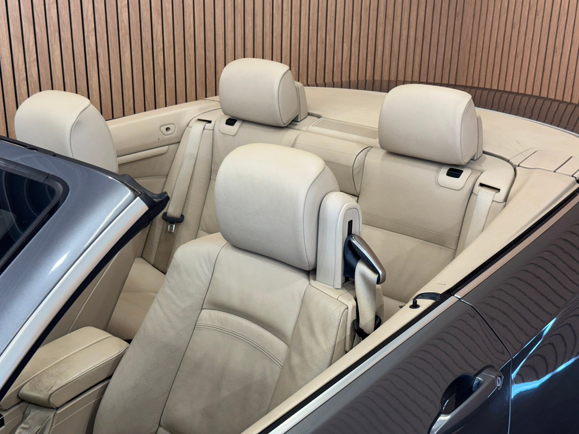BMW 325i Cabriolet Steptronic-image-10