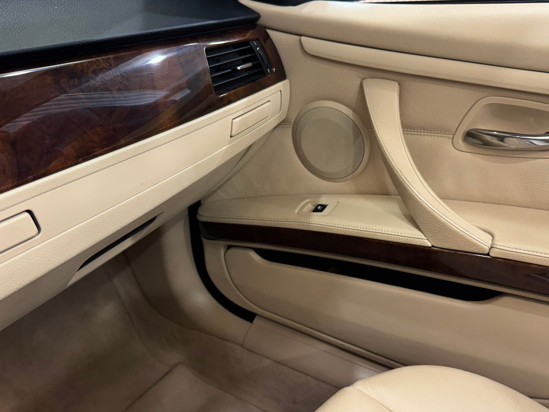 BMW 325i Cabriolet Steptronic-image-13