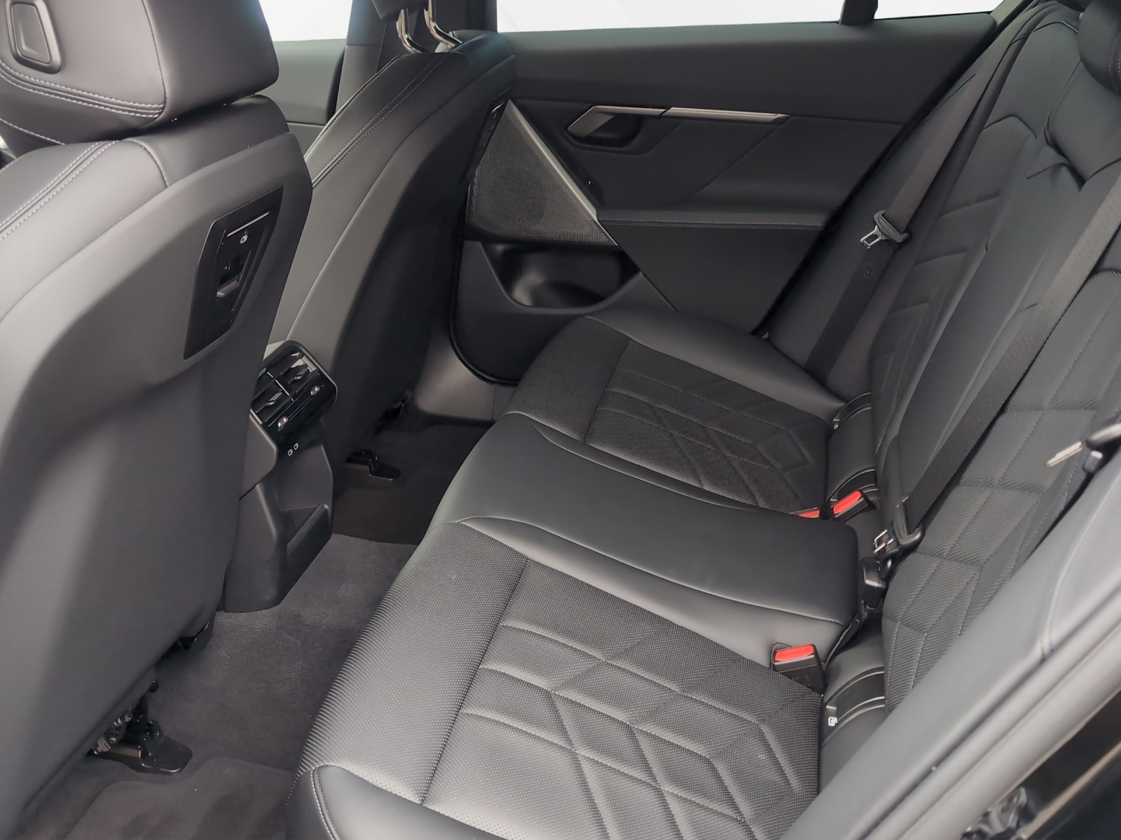 BMW 520d 48V M Sport-image-13