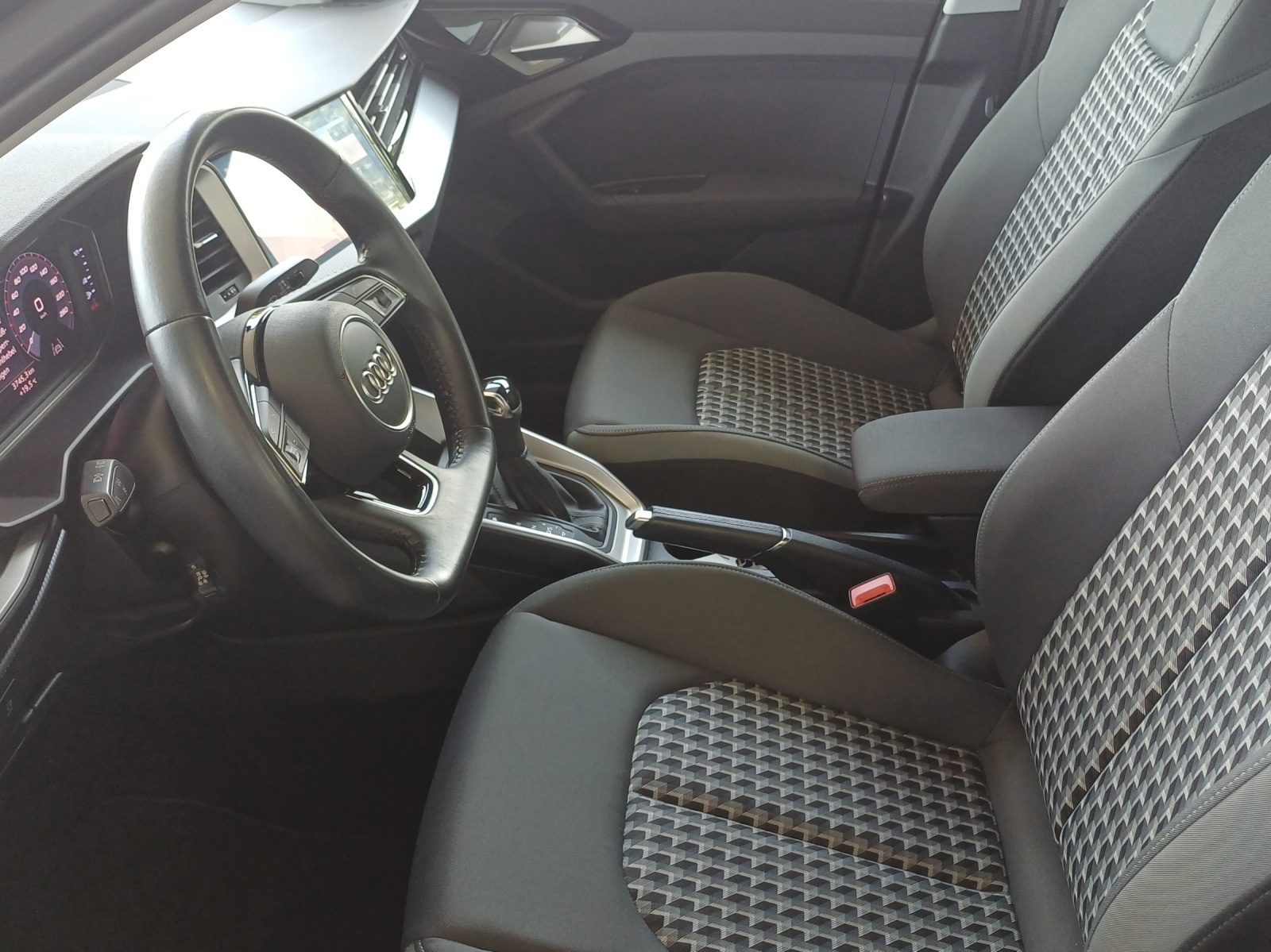 AUDI A1 Sportback 40 TFSI S Line S-tronic-image-7