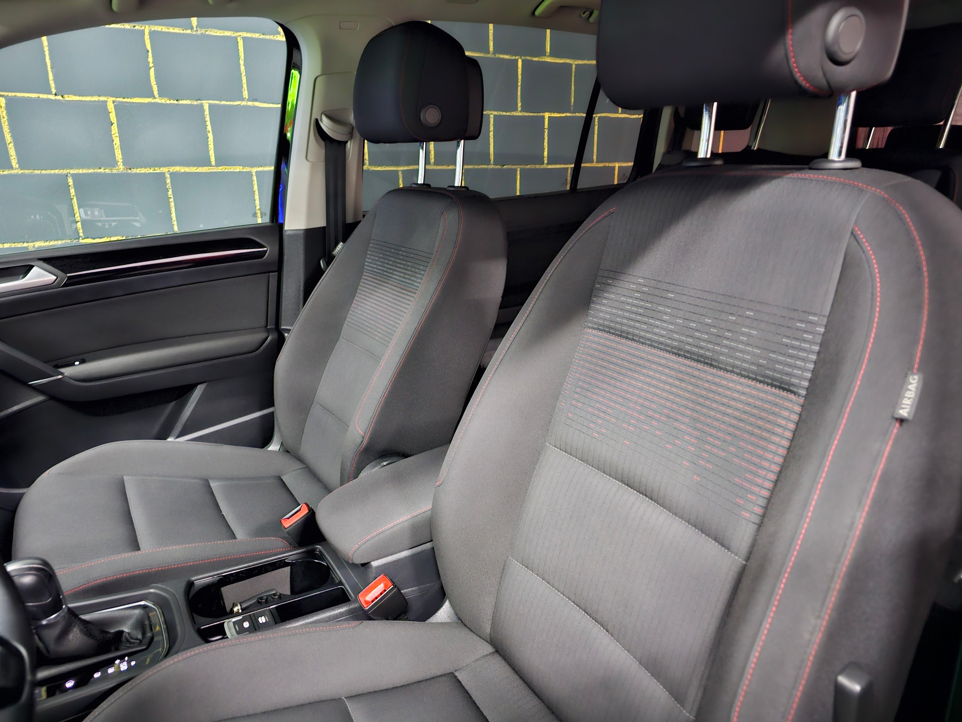 VW Touran 1.4 TSI BlueMotion Technology Sound DSG-image-13